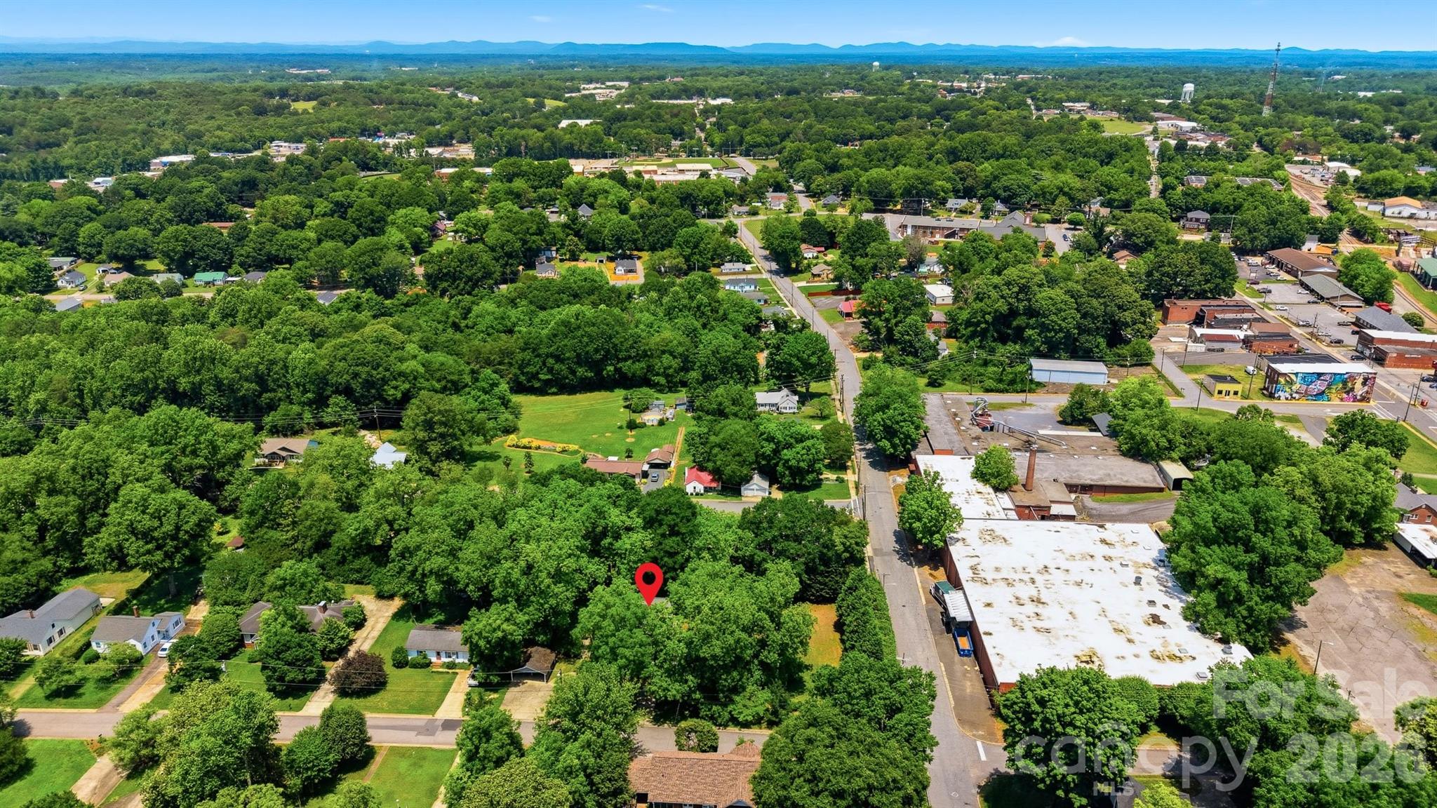 902 N Ashe Avenue — Newton