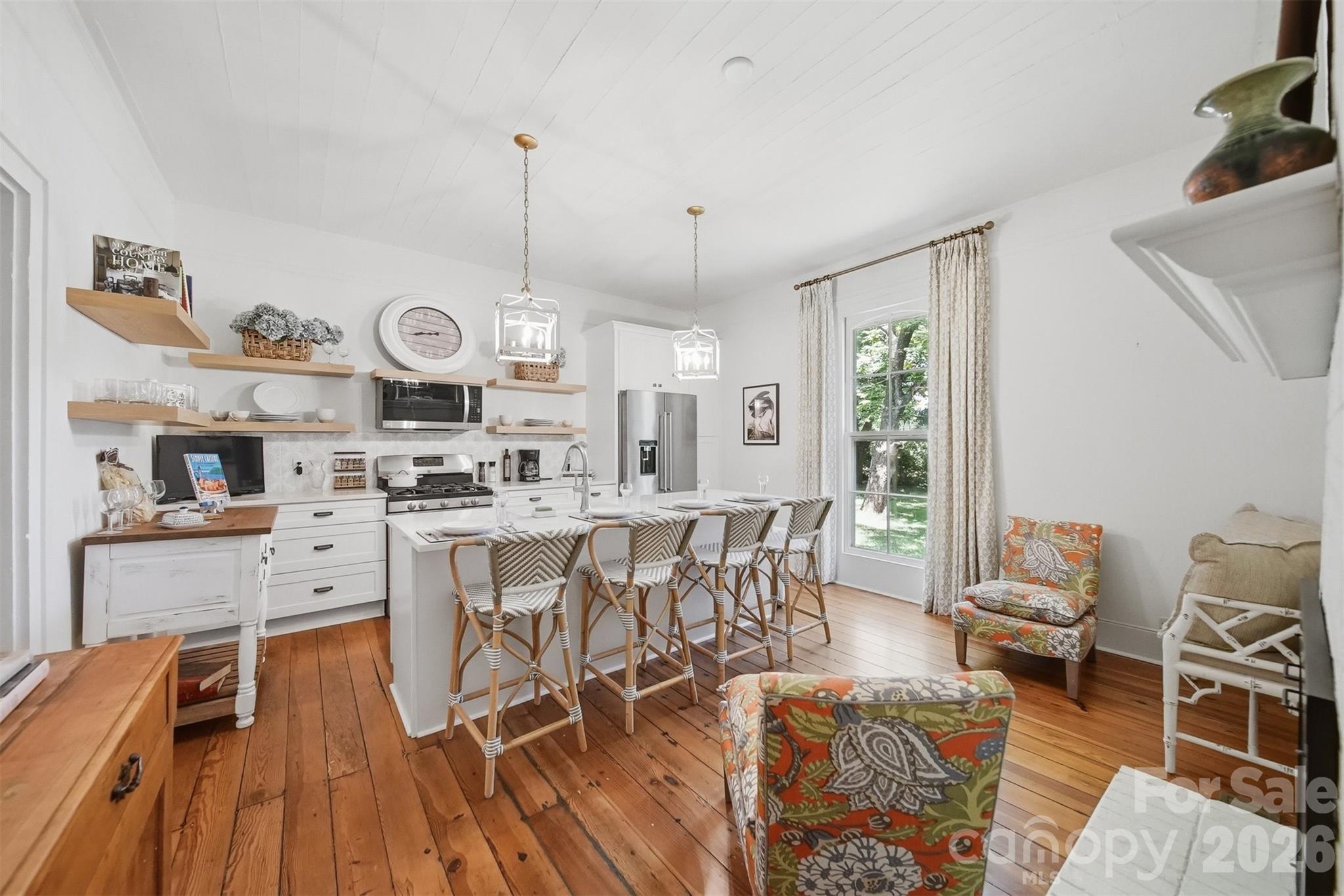 902 N Ashe Avenue — Newton