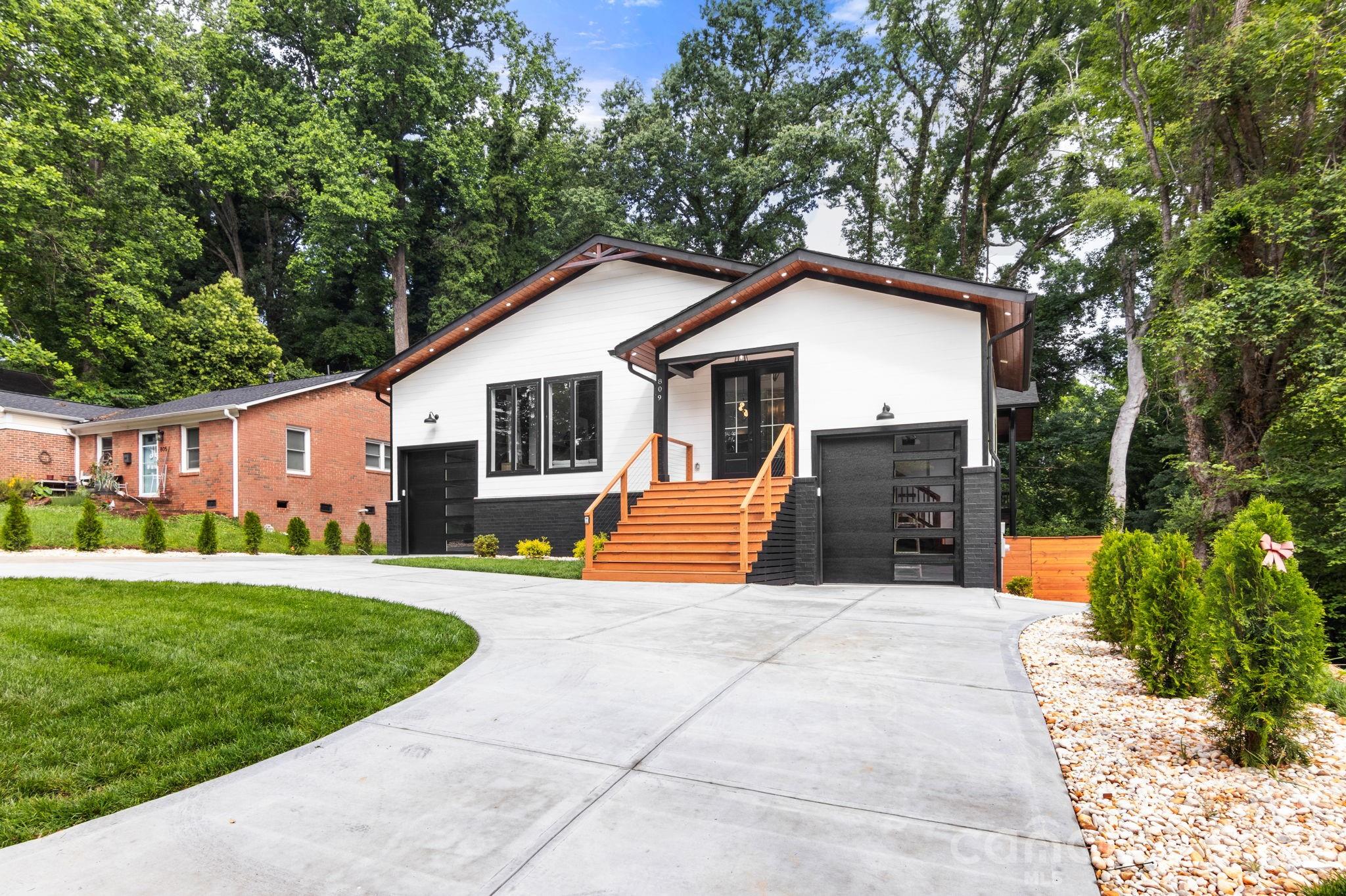 809 Crater Street — Charlotte