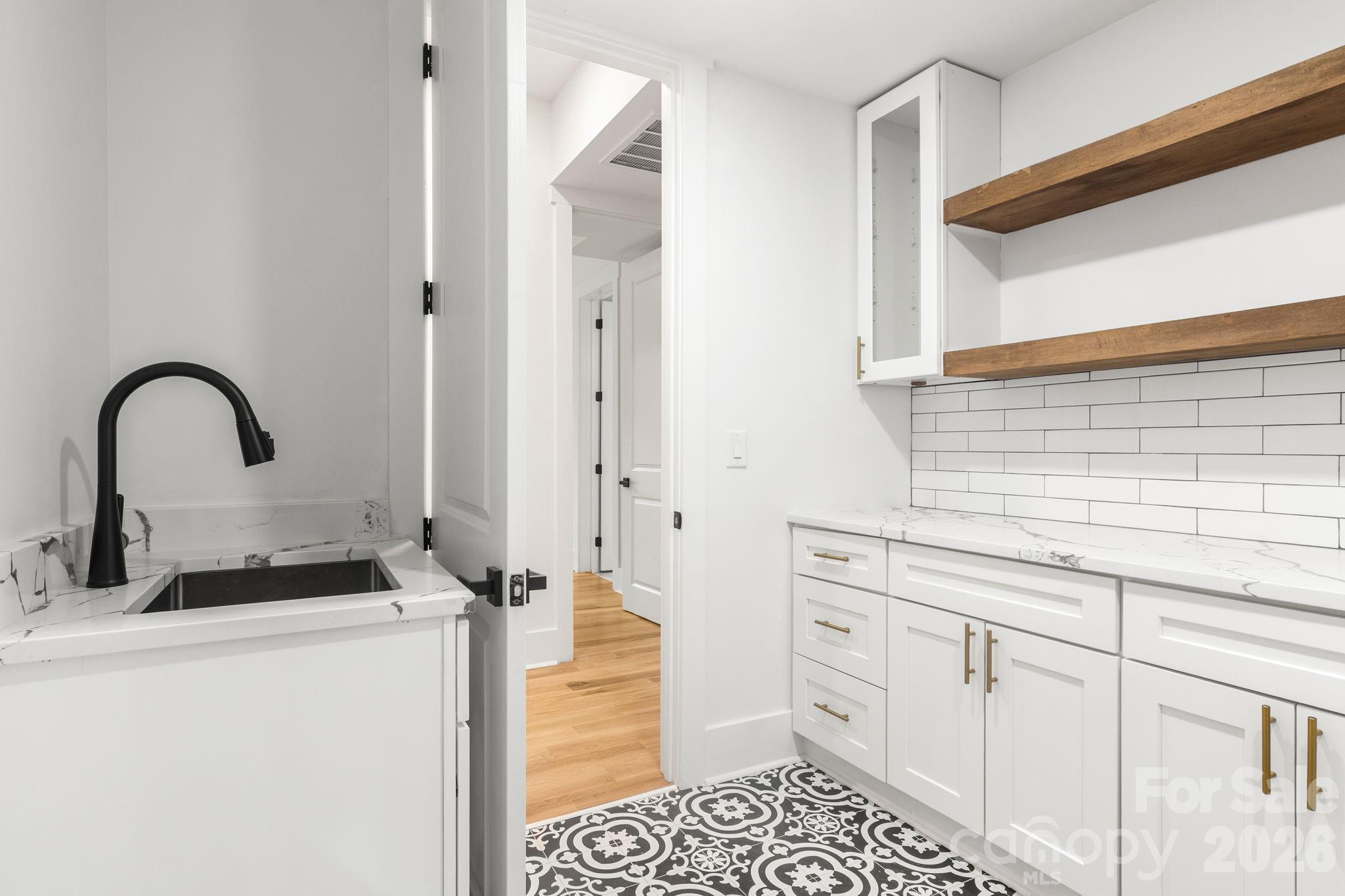 809 Crater Street — Charlotte
