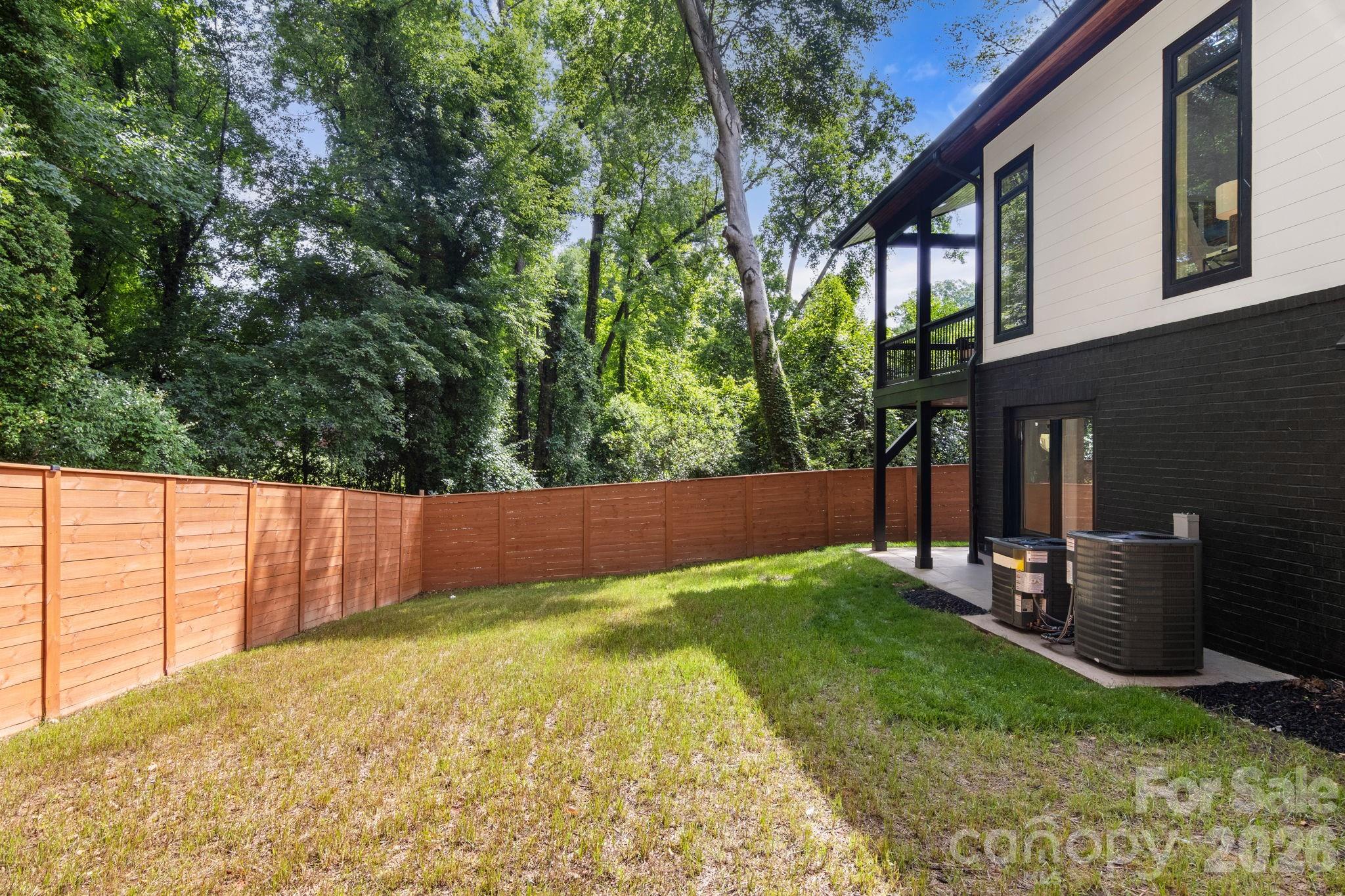 809 Crater Street — Charlotte