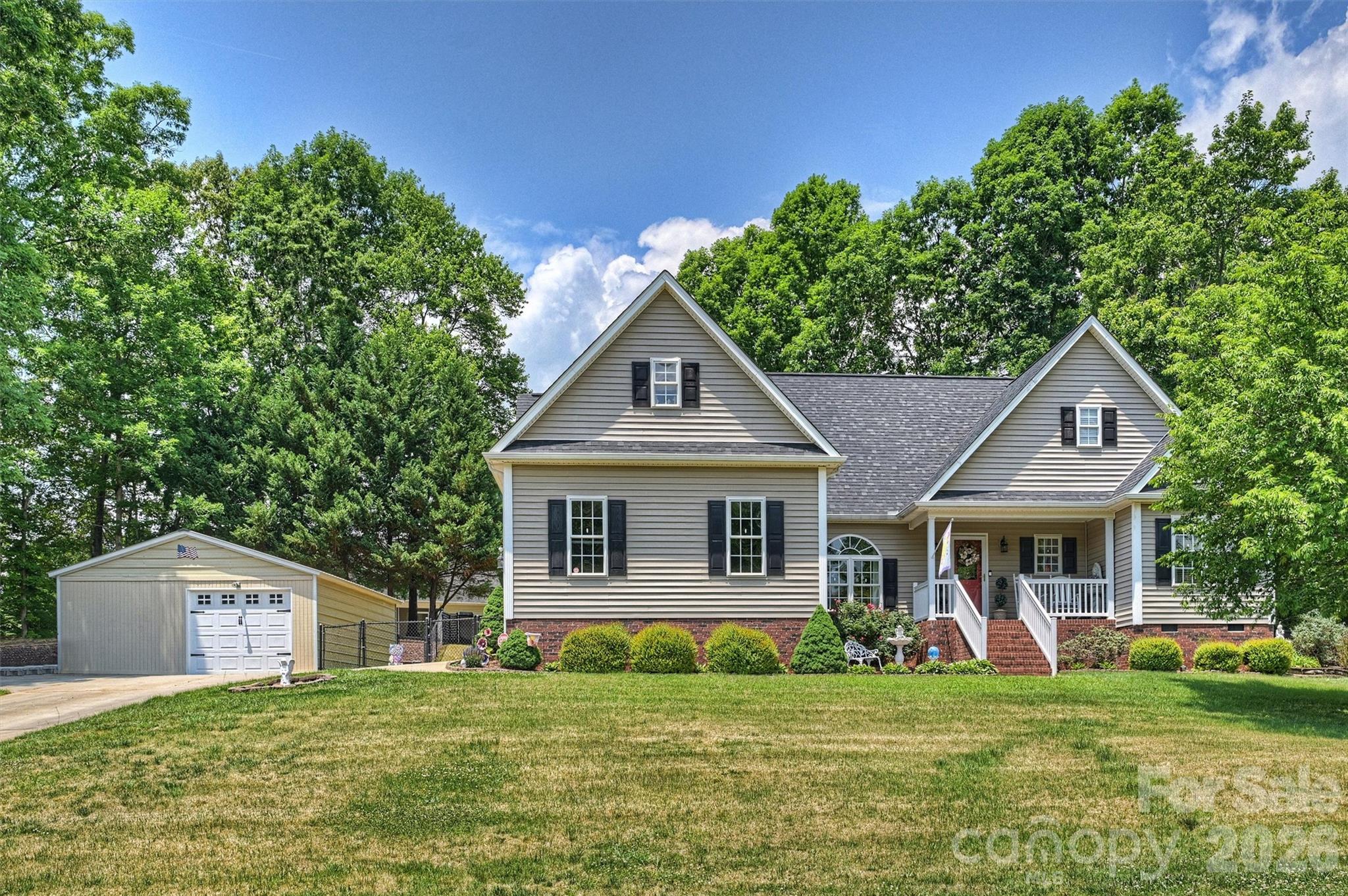 1302 Laurel Woods Drive — Gastonia