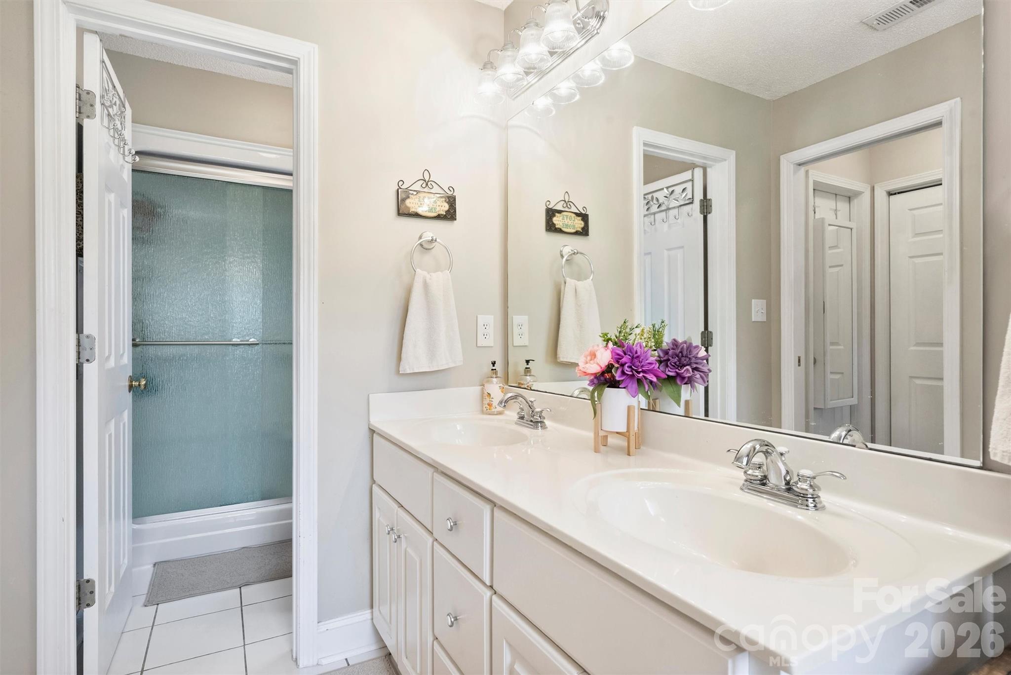 1302 Laurel Woods Drive — Gastonia