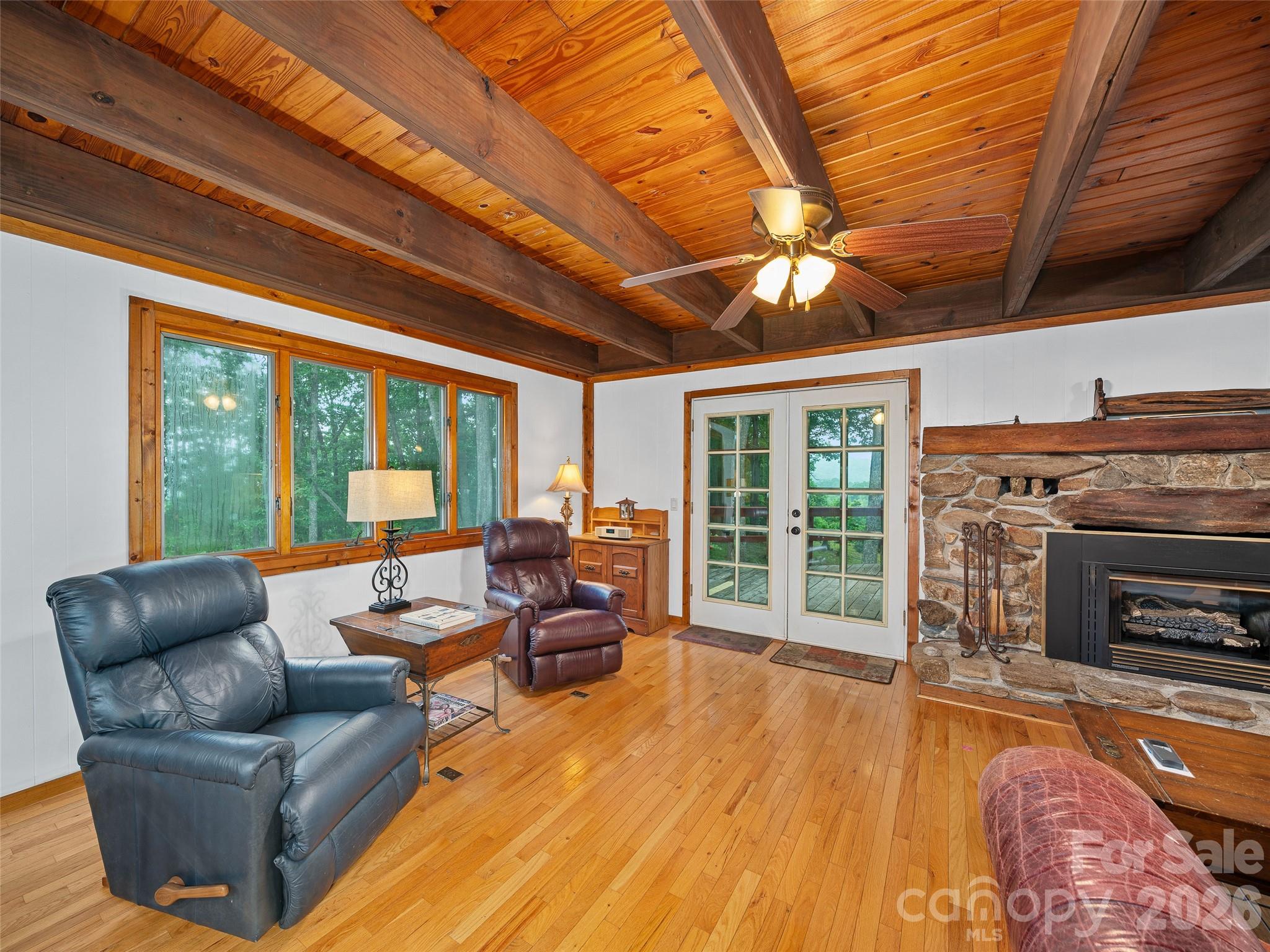 820 Wild Rose Lane — Burnsville