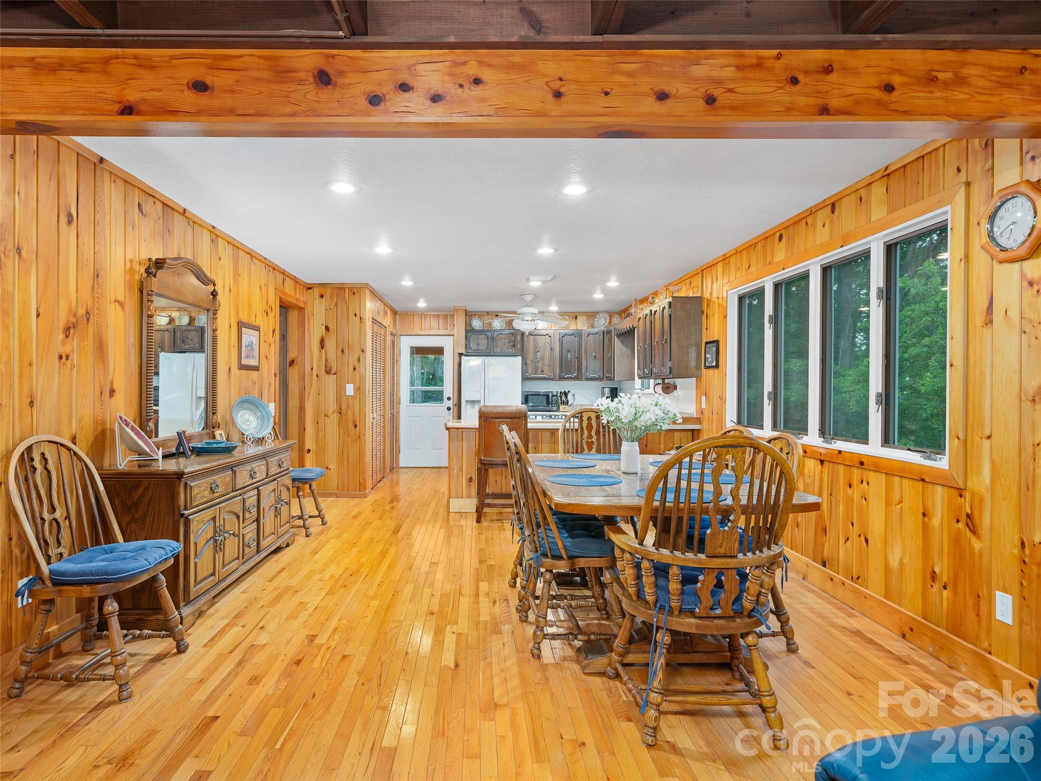 820 Wild Rose Lane — Burnsville