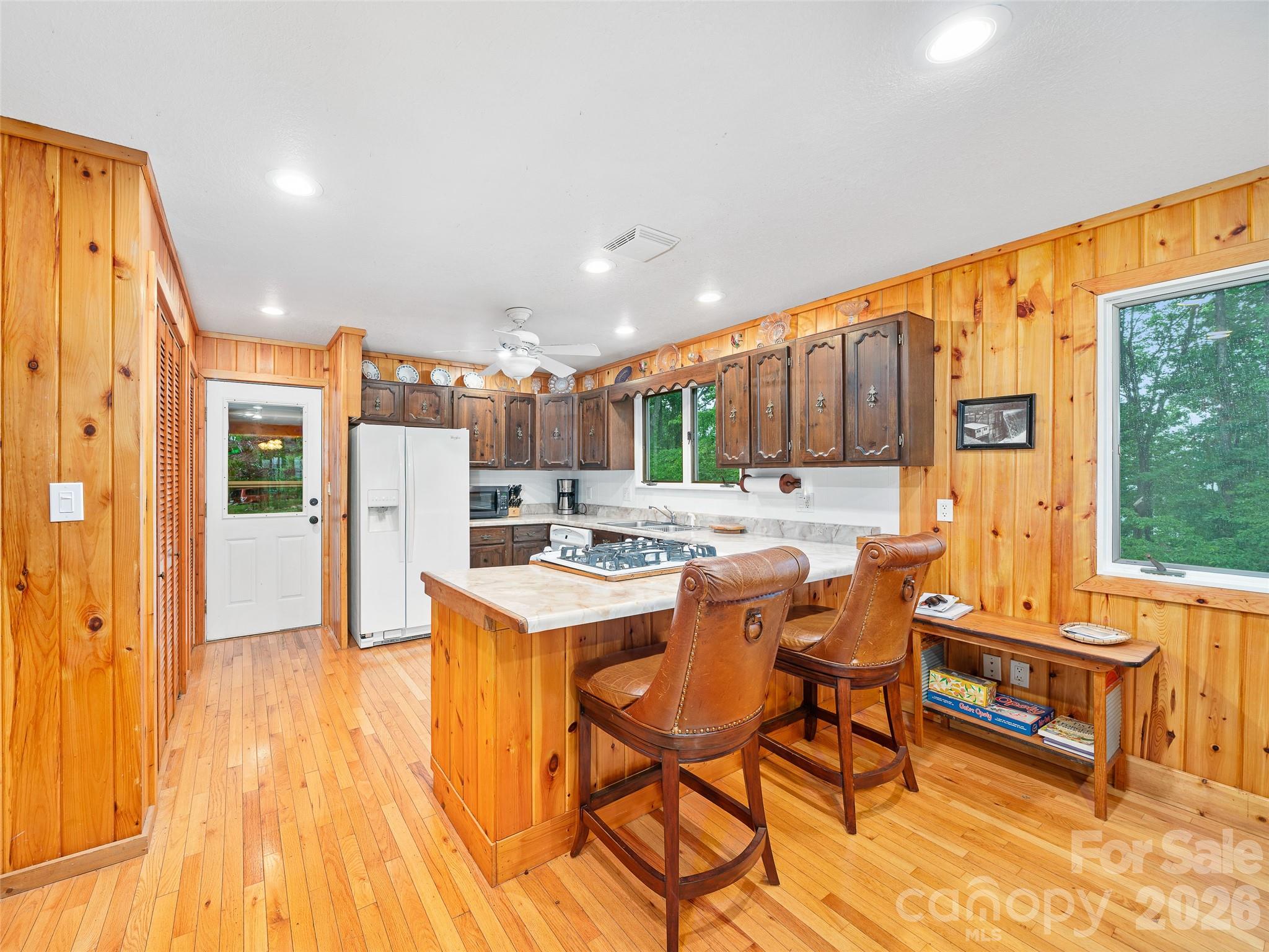 820 Wild Rose Lane — Burnsville