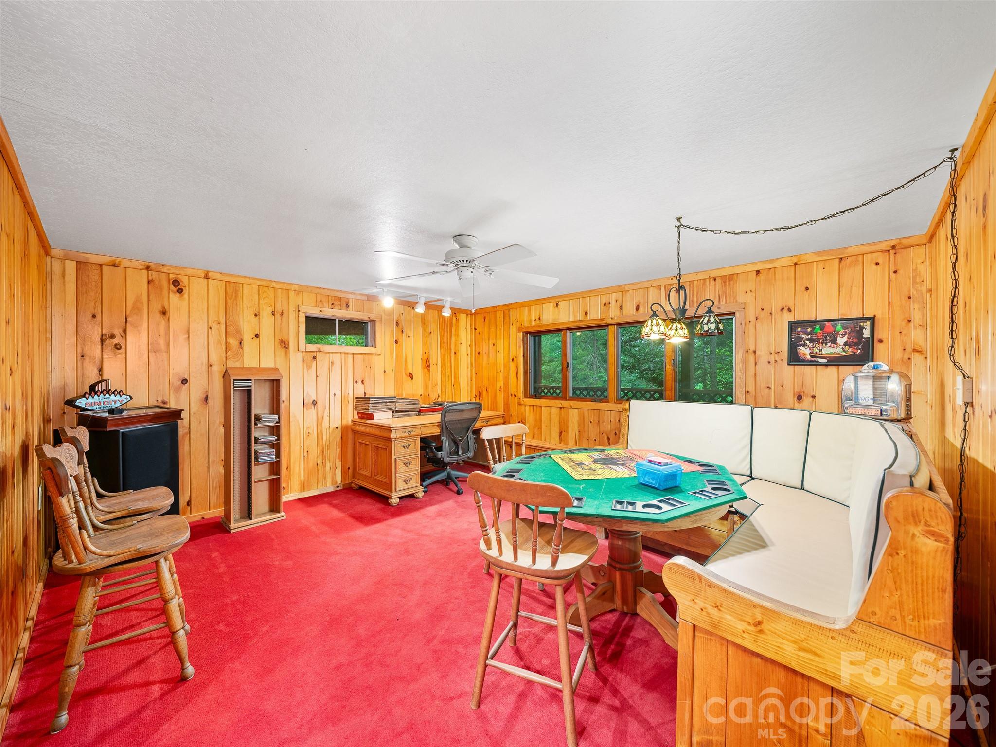 820 Wild Rose Lane — Burnsville