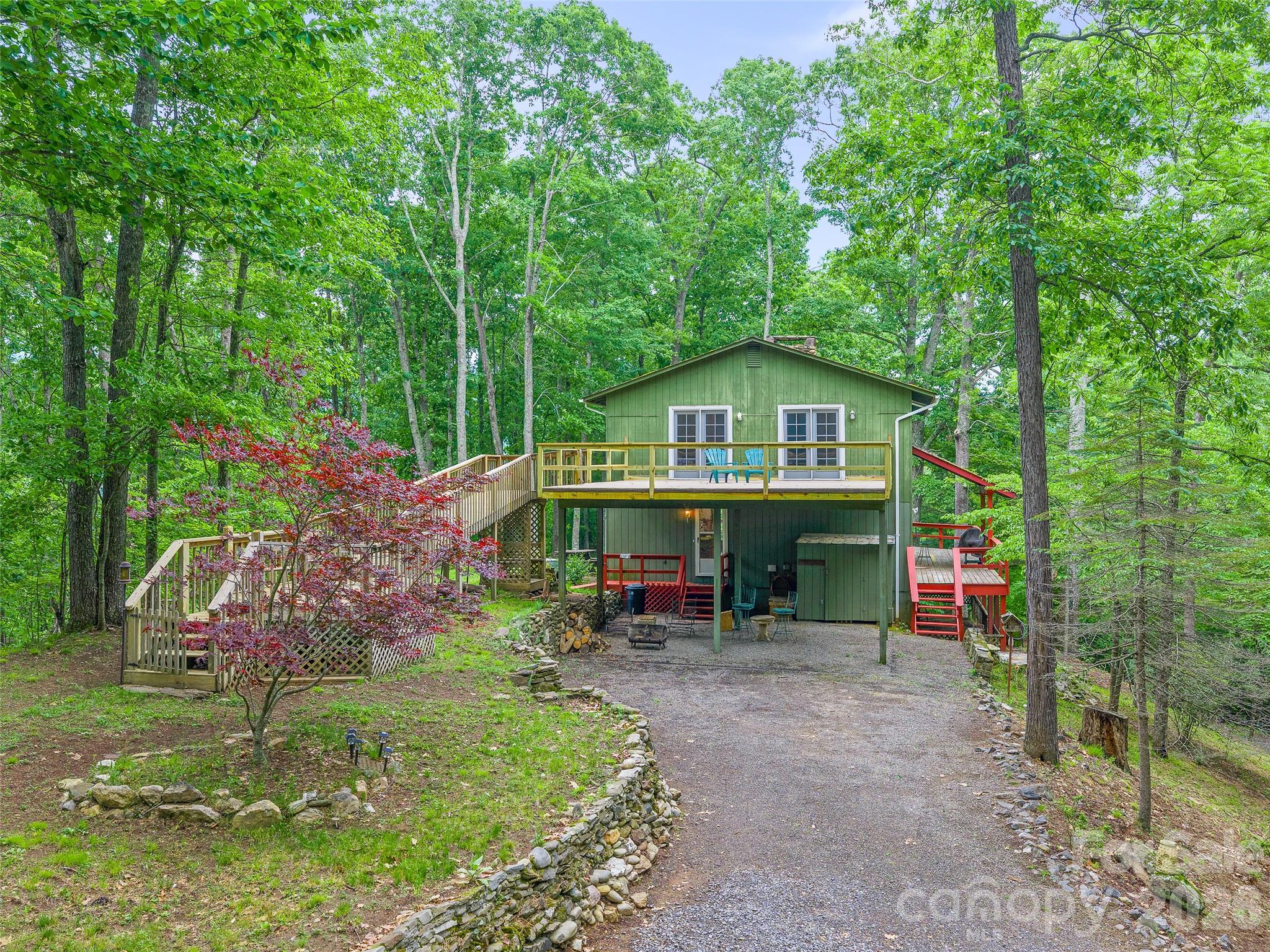 820 Wild Rose Lane — Burnsville
