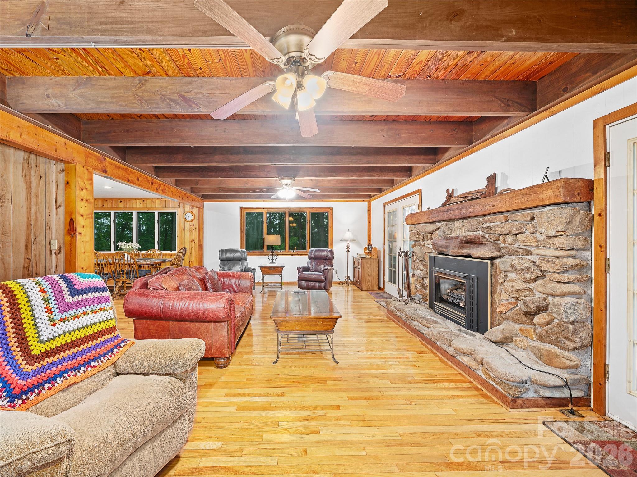 820 Wild Rose Lane — Burnsville