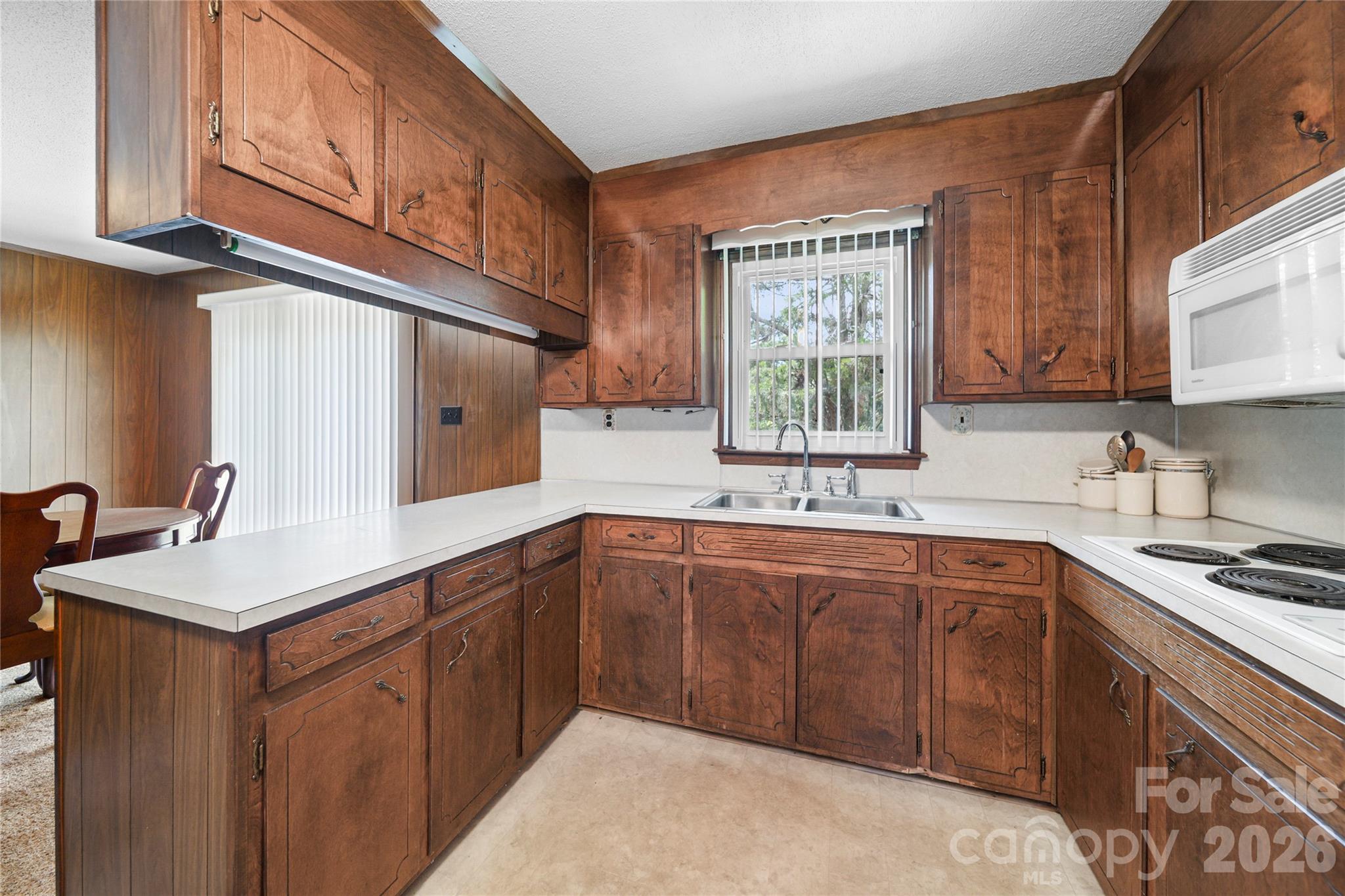 708 Mocksville Highway — Statesville