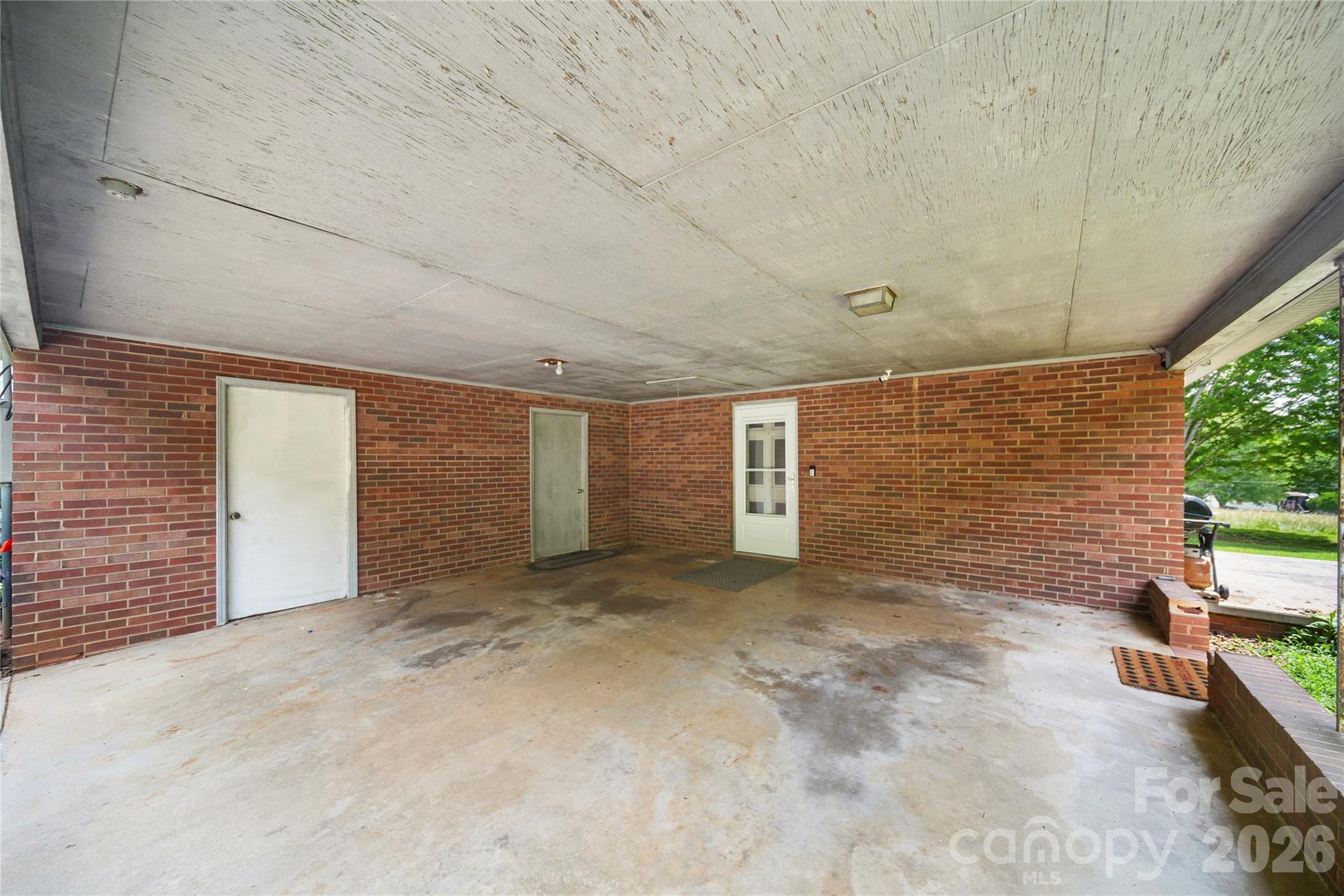 708 Mocksville Highway — Statesville