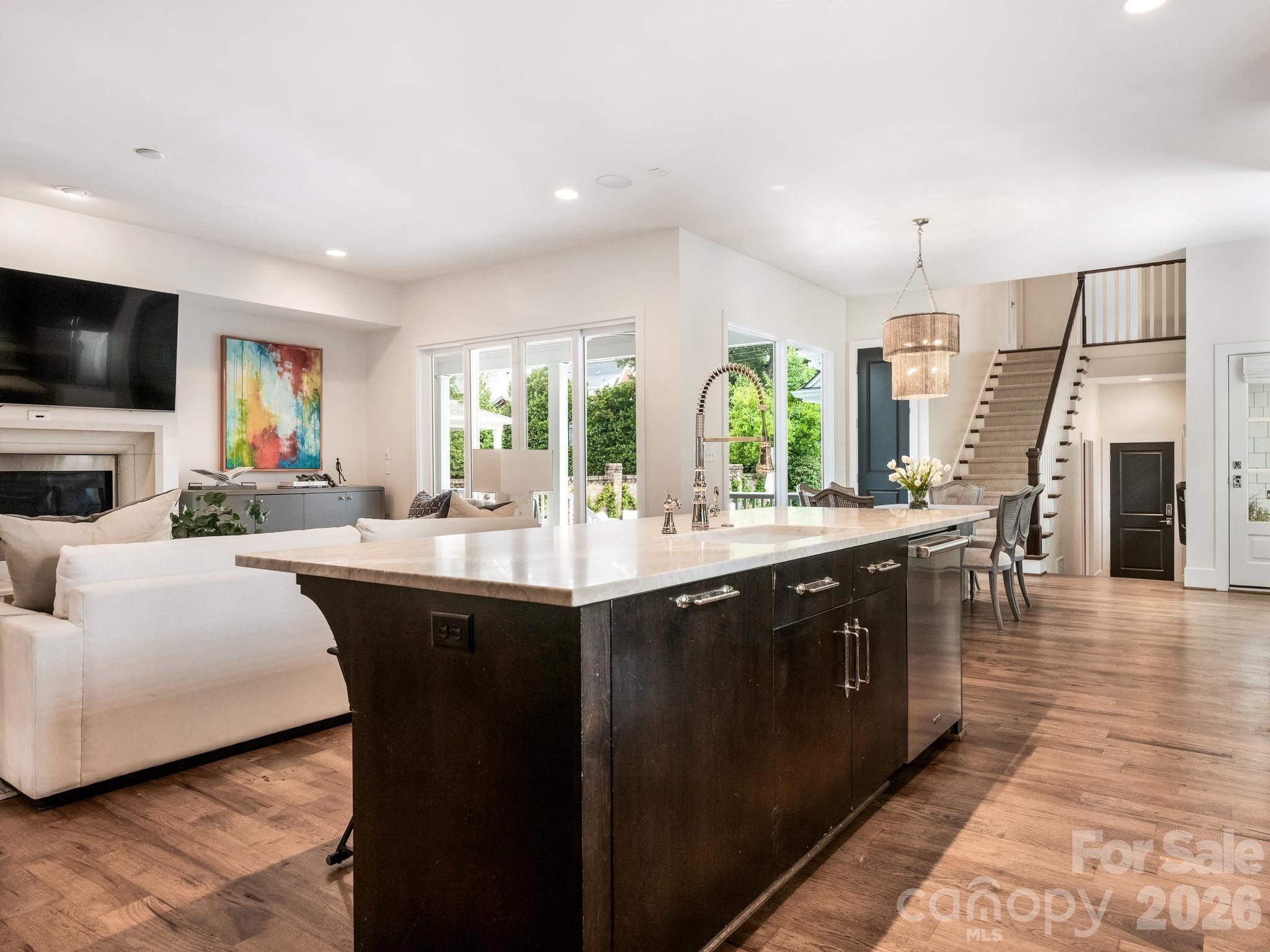 300 Plantation Place — Charlotte