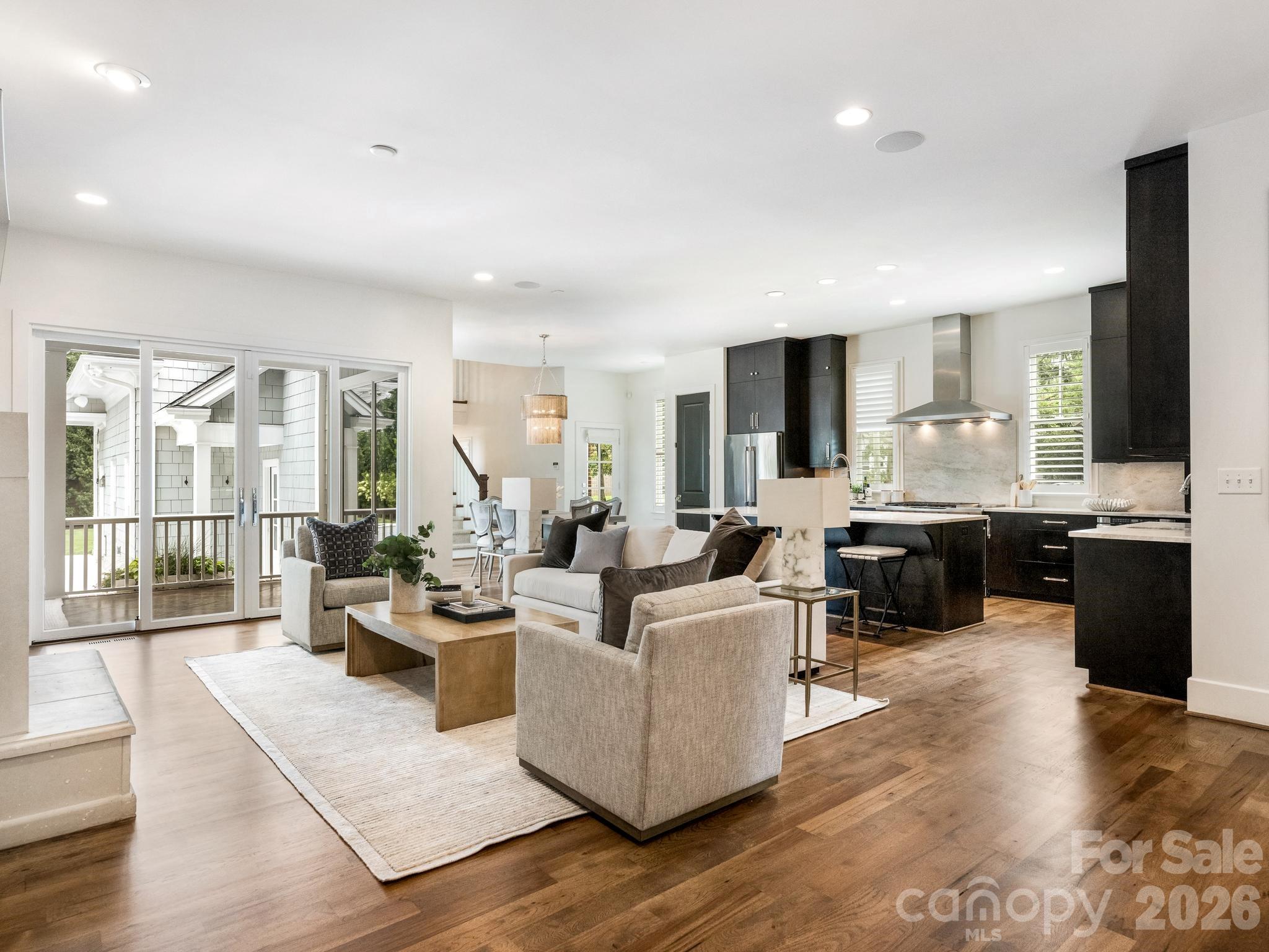 300 Plantation Place — Charlotte