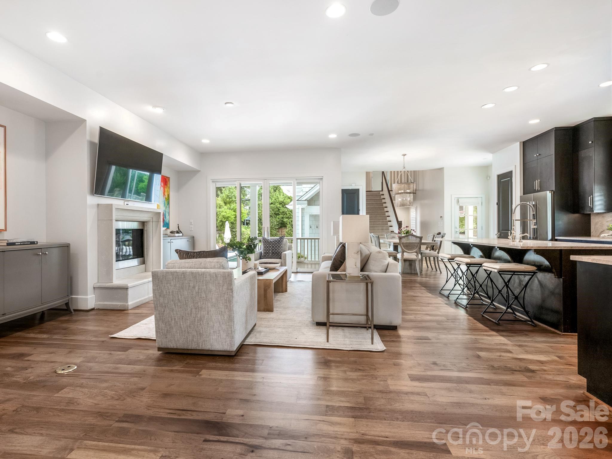 300 Plantation Place — Charlotte