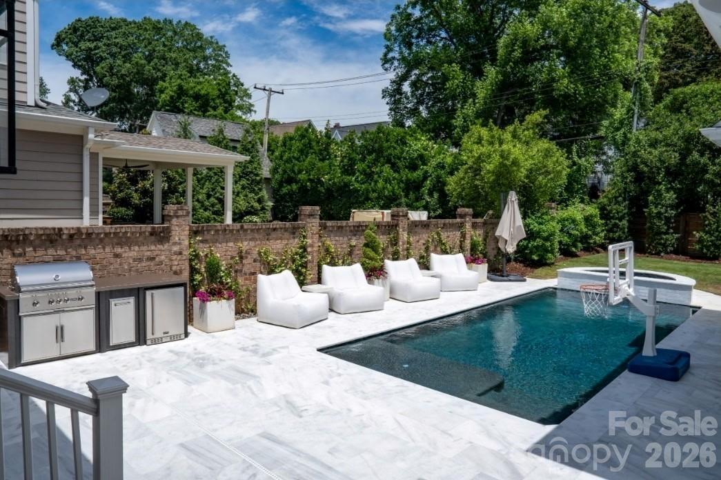 300 Plantation Place — Charlotte