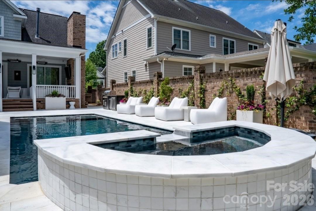 300 Plantation Place — Charlotte
