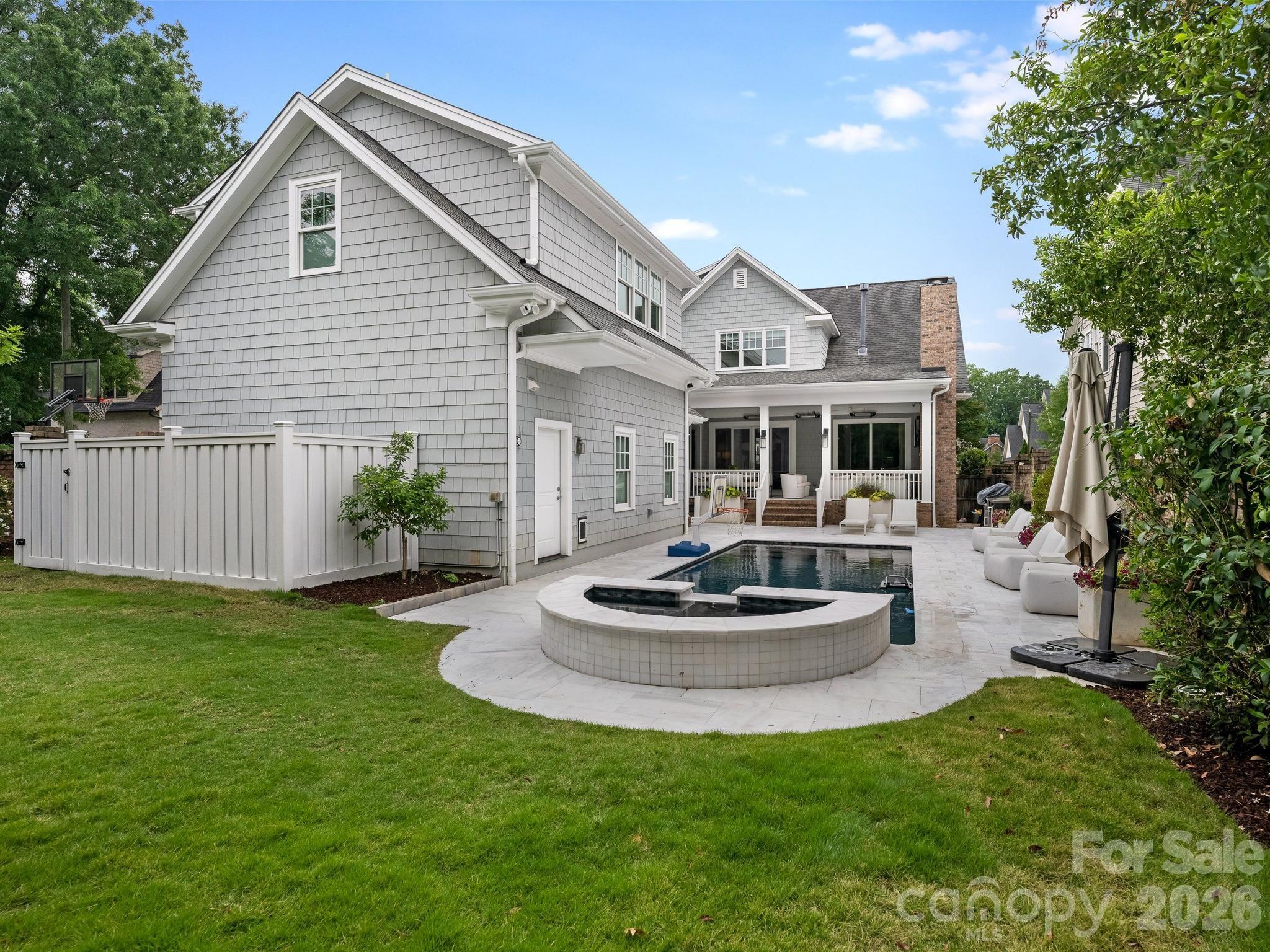 300 Plantation Place — Charlotte