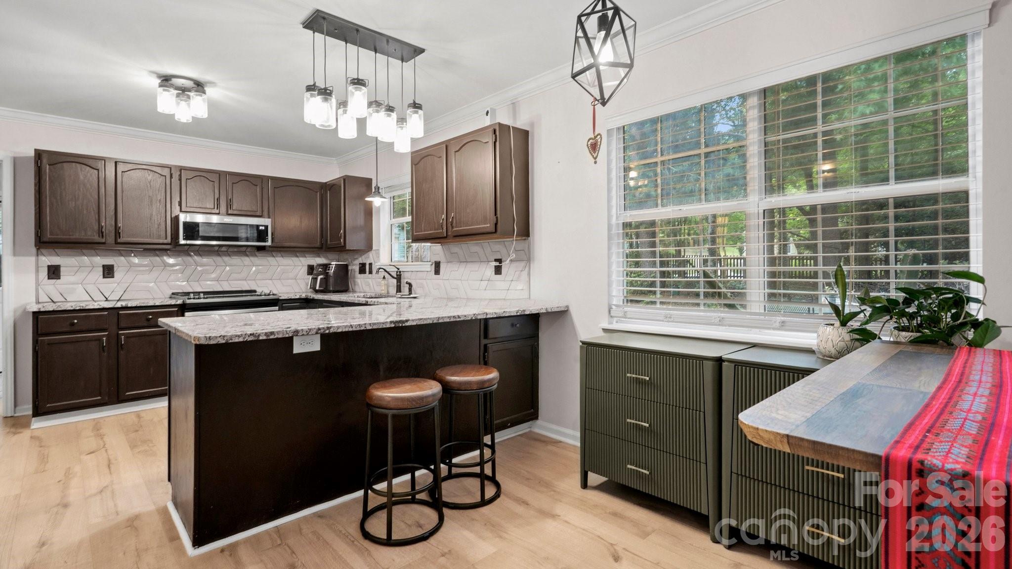 6901 Daerwood Place — Charlotte