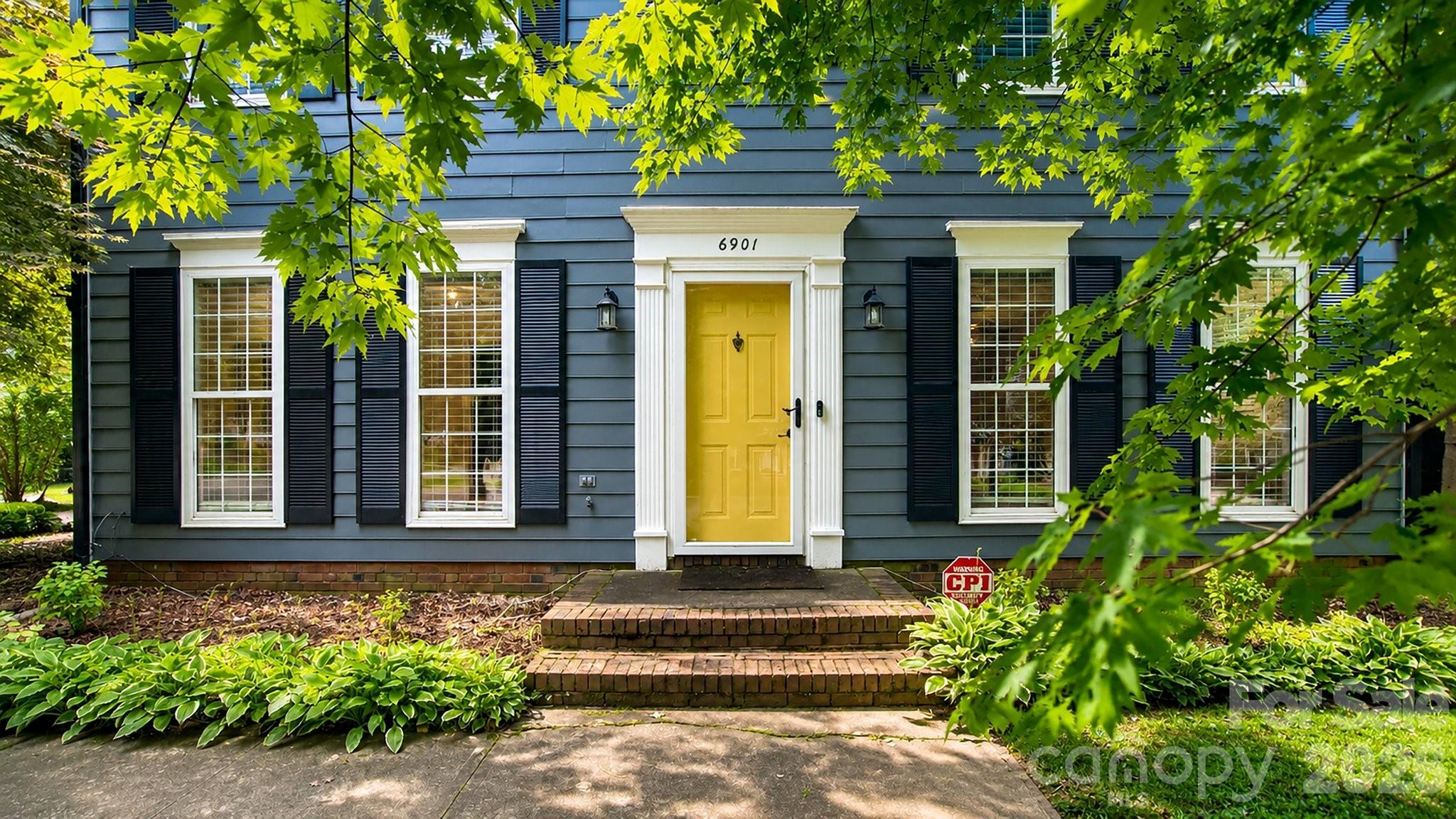 6901 Daerwood Place — Charlotte