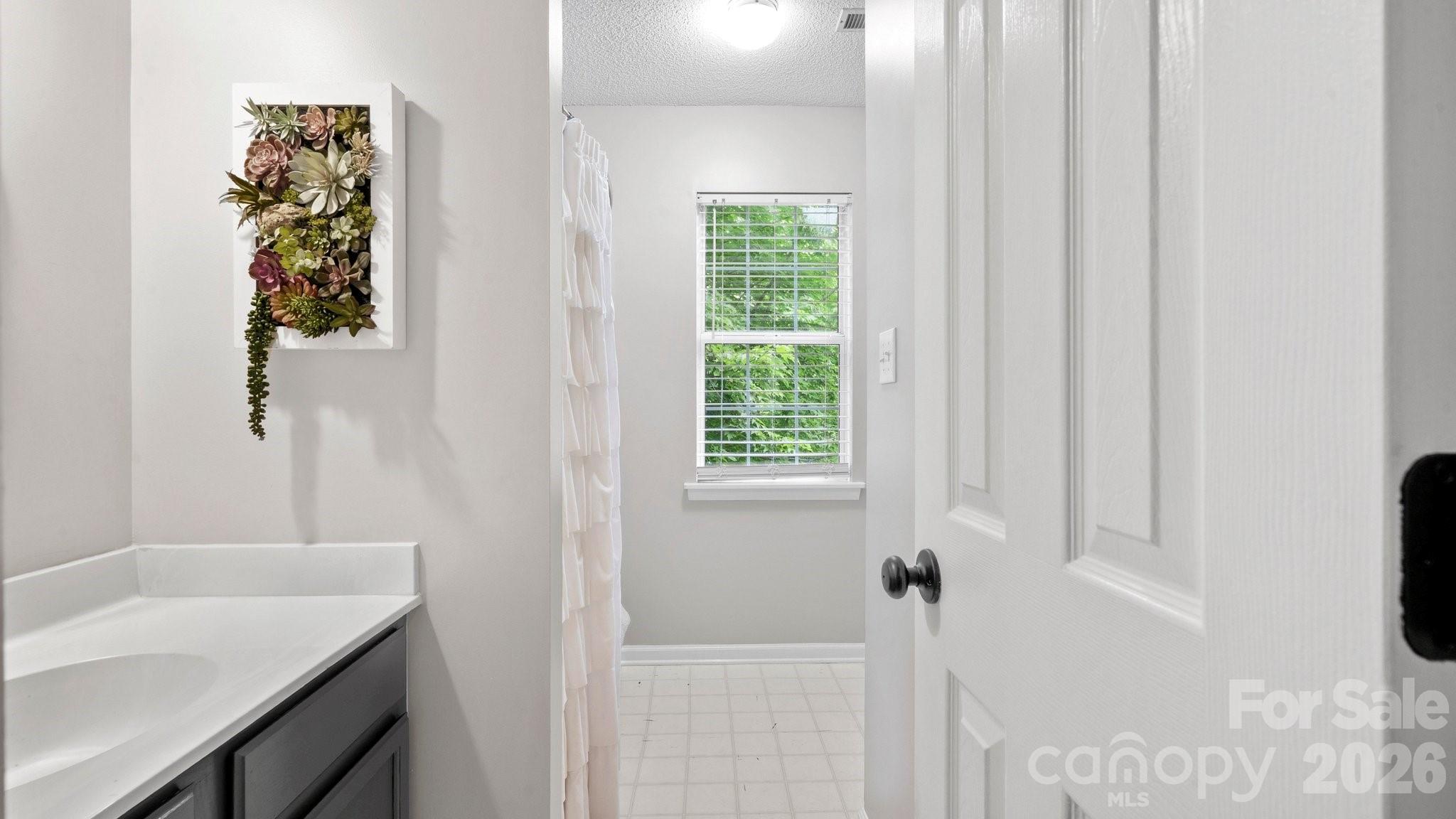 6901 Daerwood Place — Charlotte