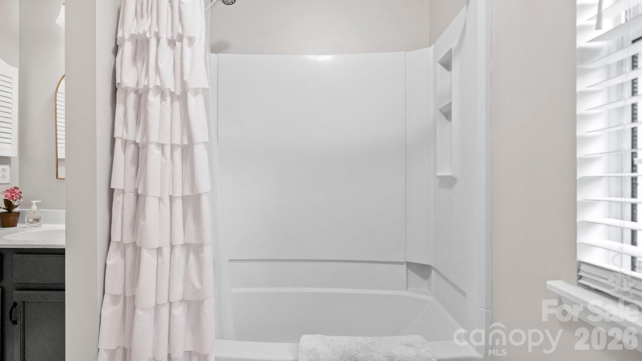 6901 Daerwood Place — Charlotte