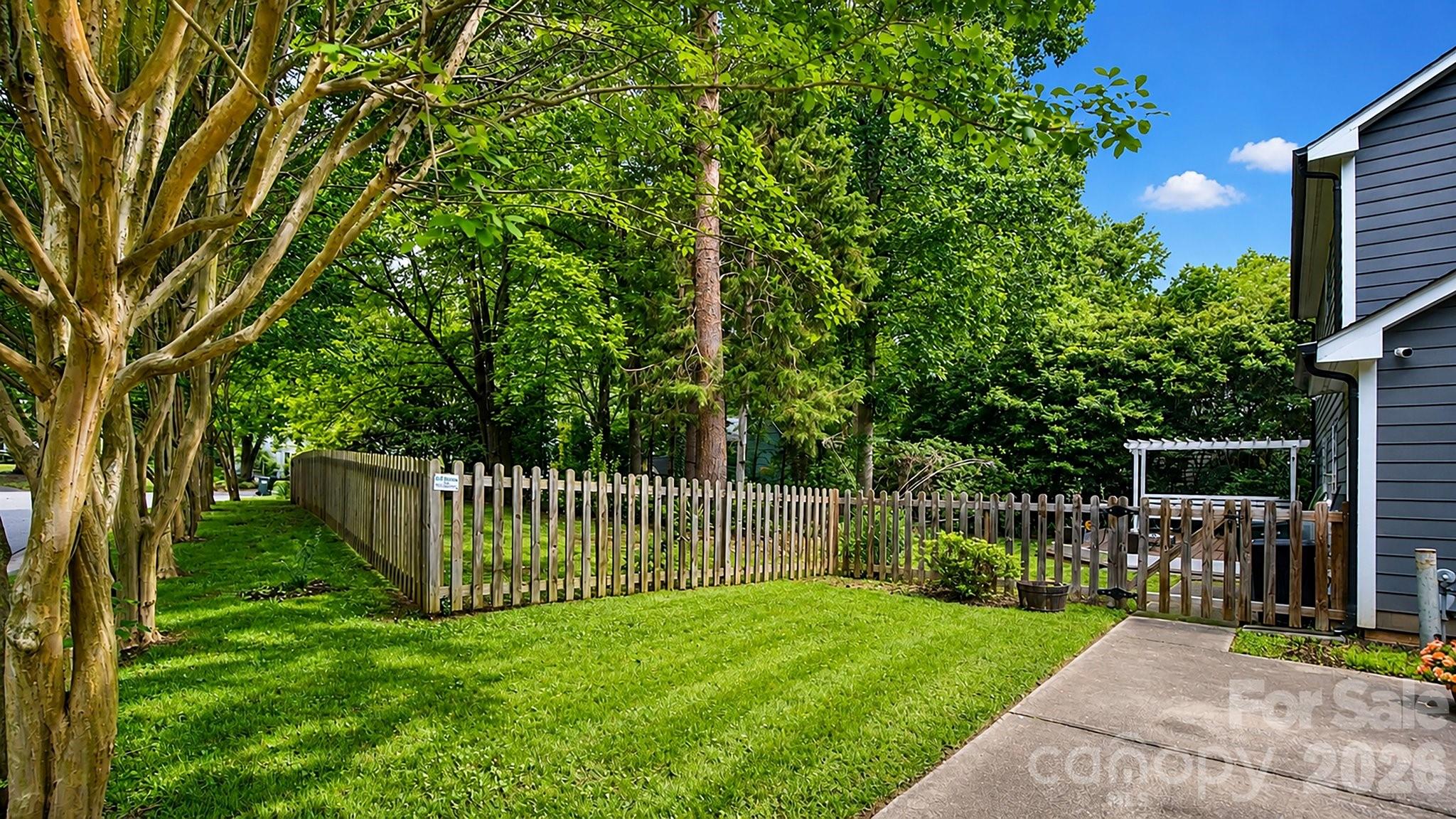 6901 Daerwood Place — Charlotte