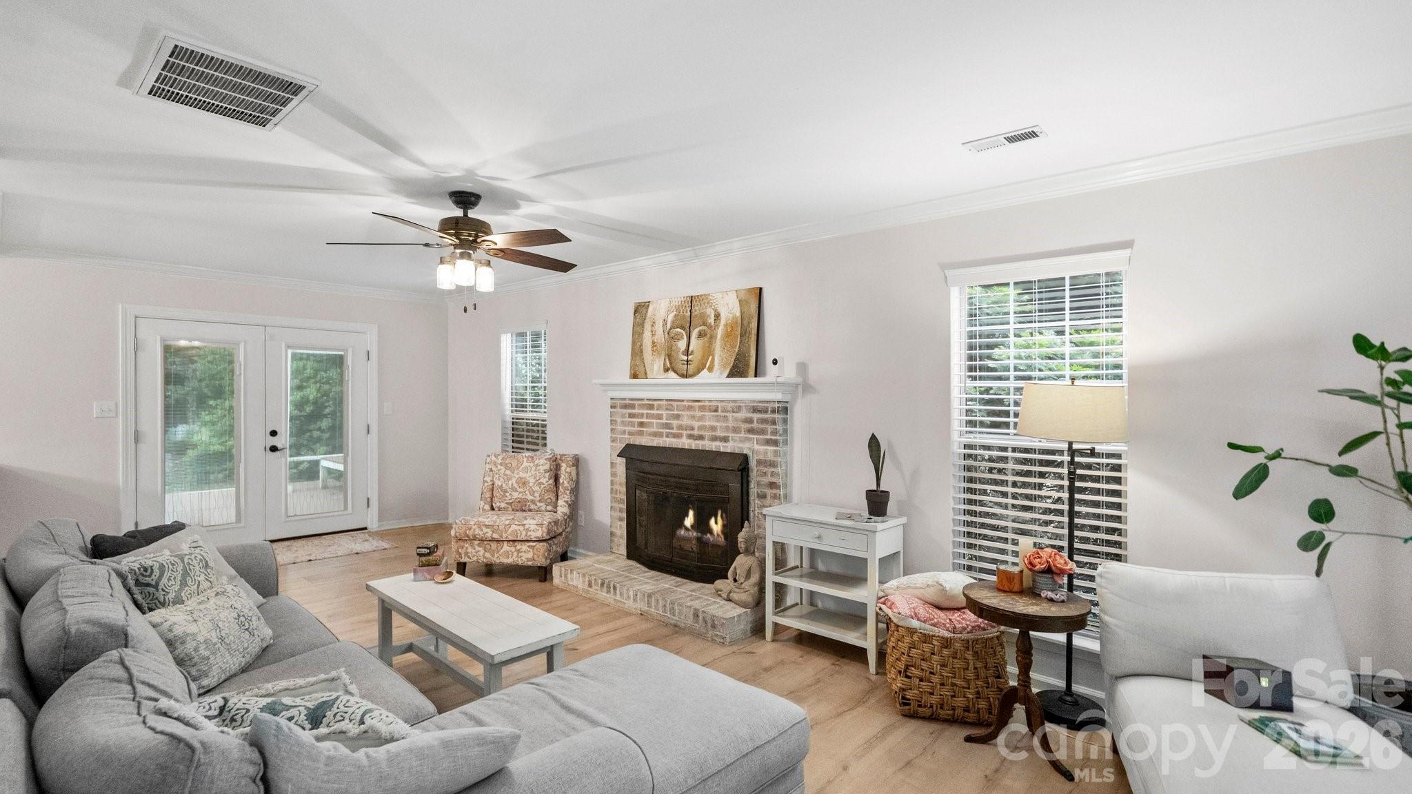 6901 Daerwood Place — Charlotte