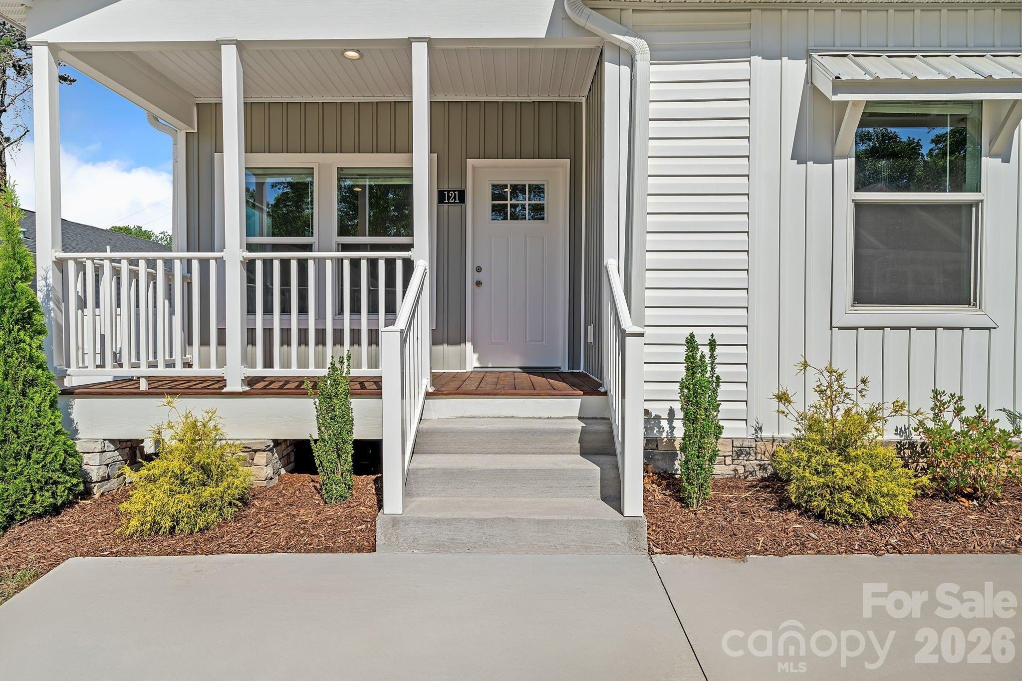 121 Bellamy Road — Asheville