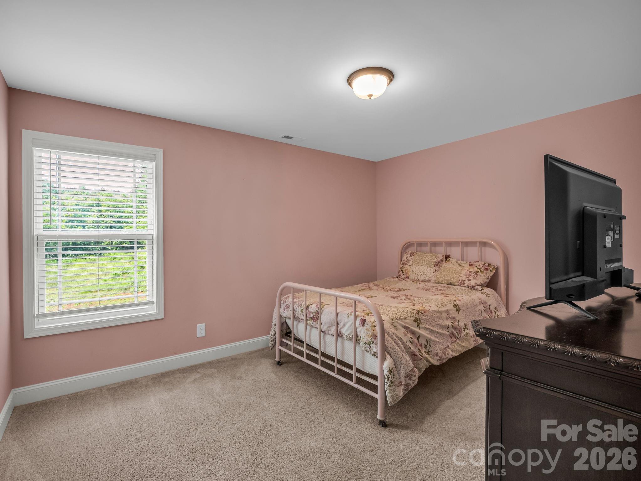 905 Rolling Road — Lincolnton
