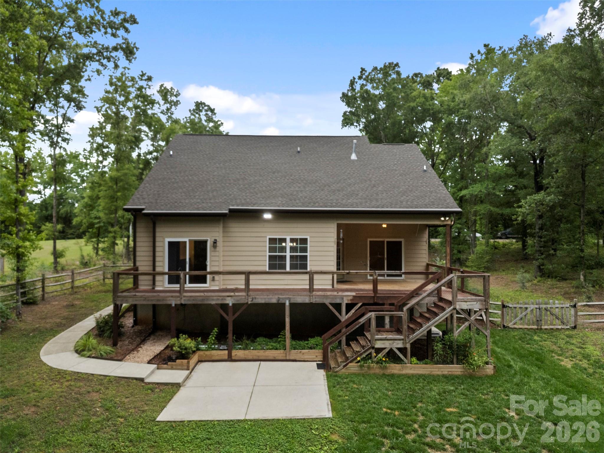 601 E Old Hwy 74 None — Monroe