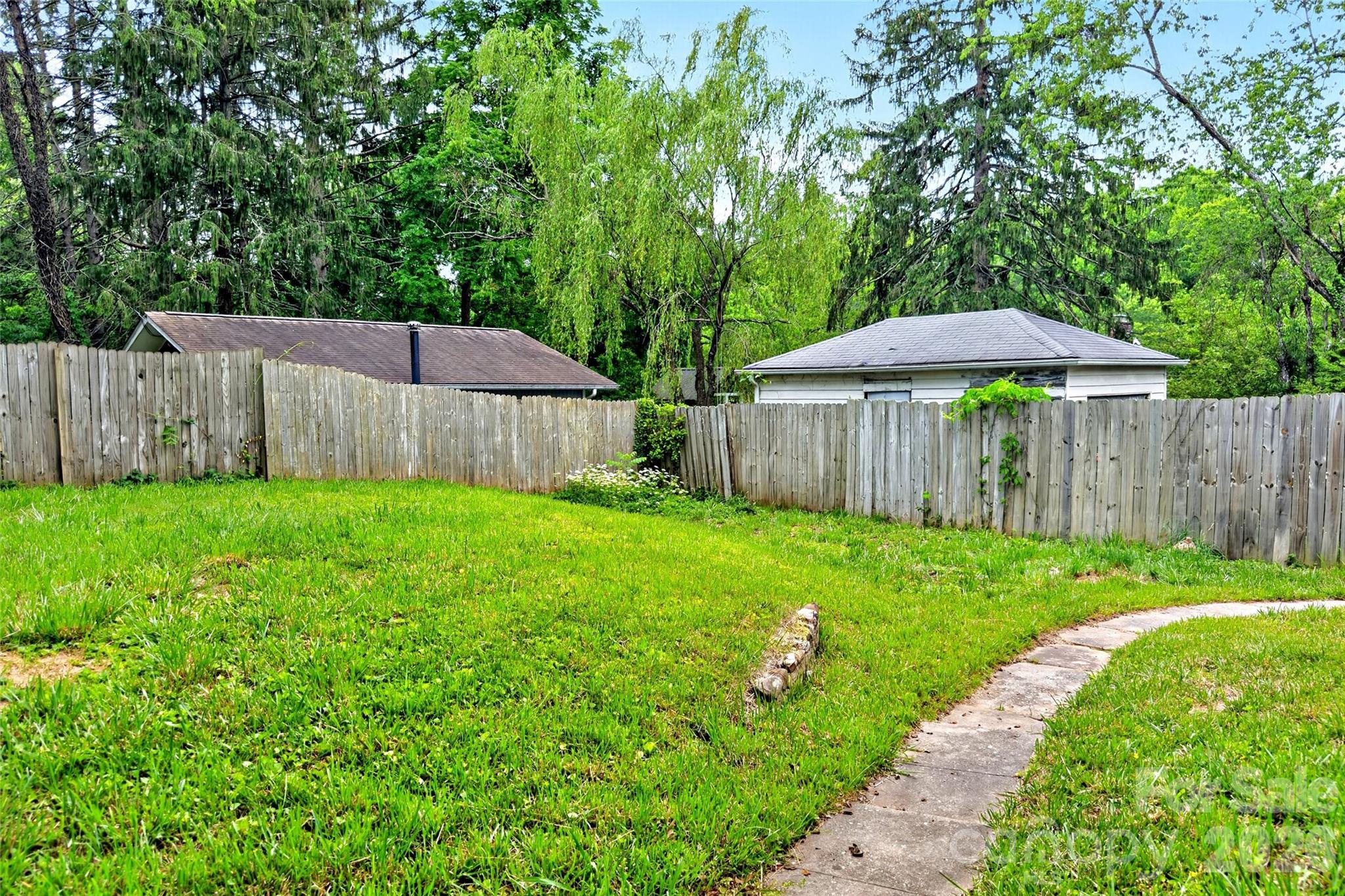 24 Dallas Street — Asheville