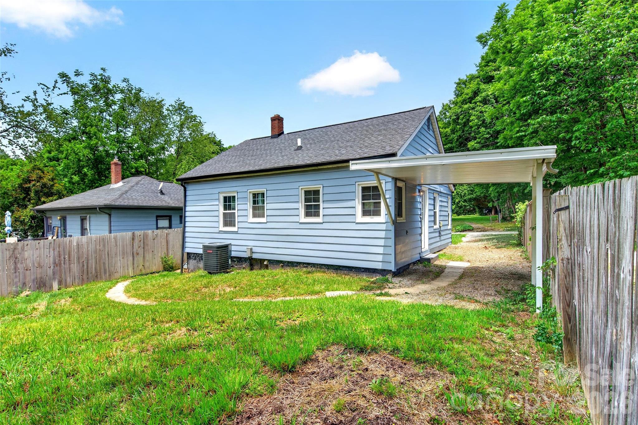 24 Dallas Street — Asheville