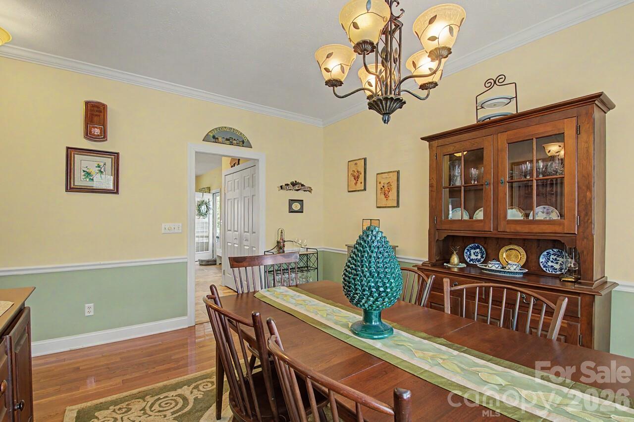 606 Carriage Commons Drive — Hendersonville