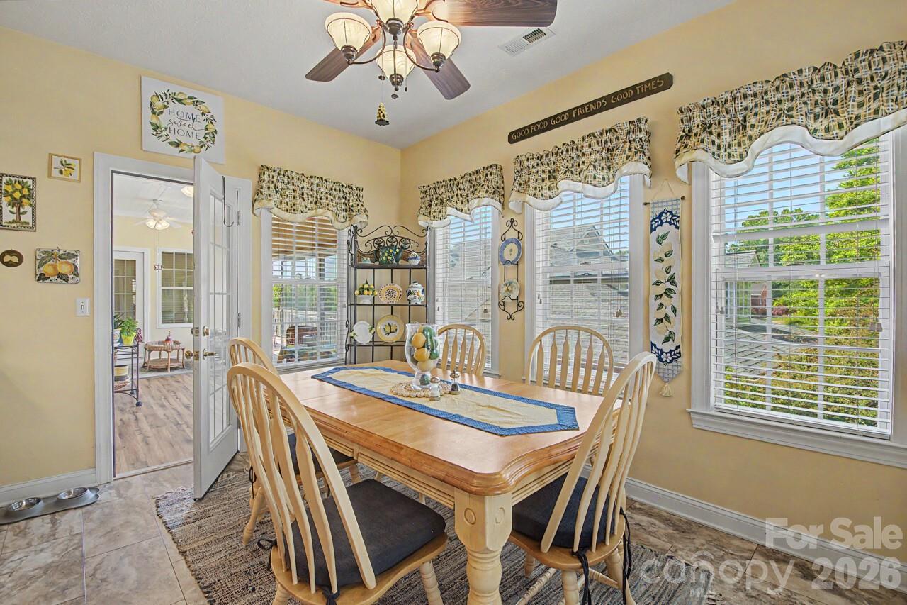 606 Carriage Commons Drive — Hendersonville