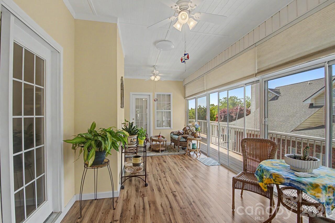 606 Carriage Commons Drive — Hendersonville