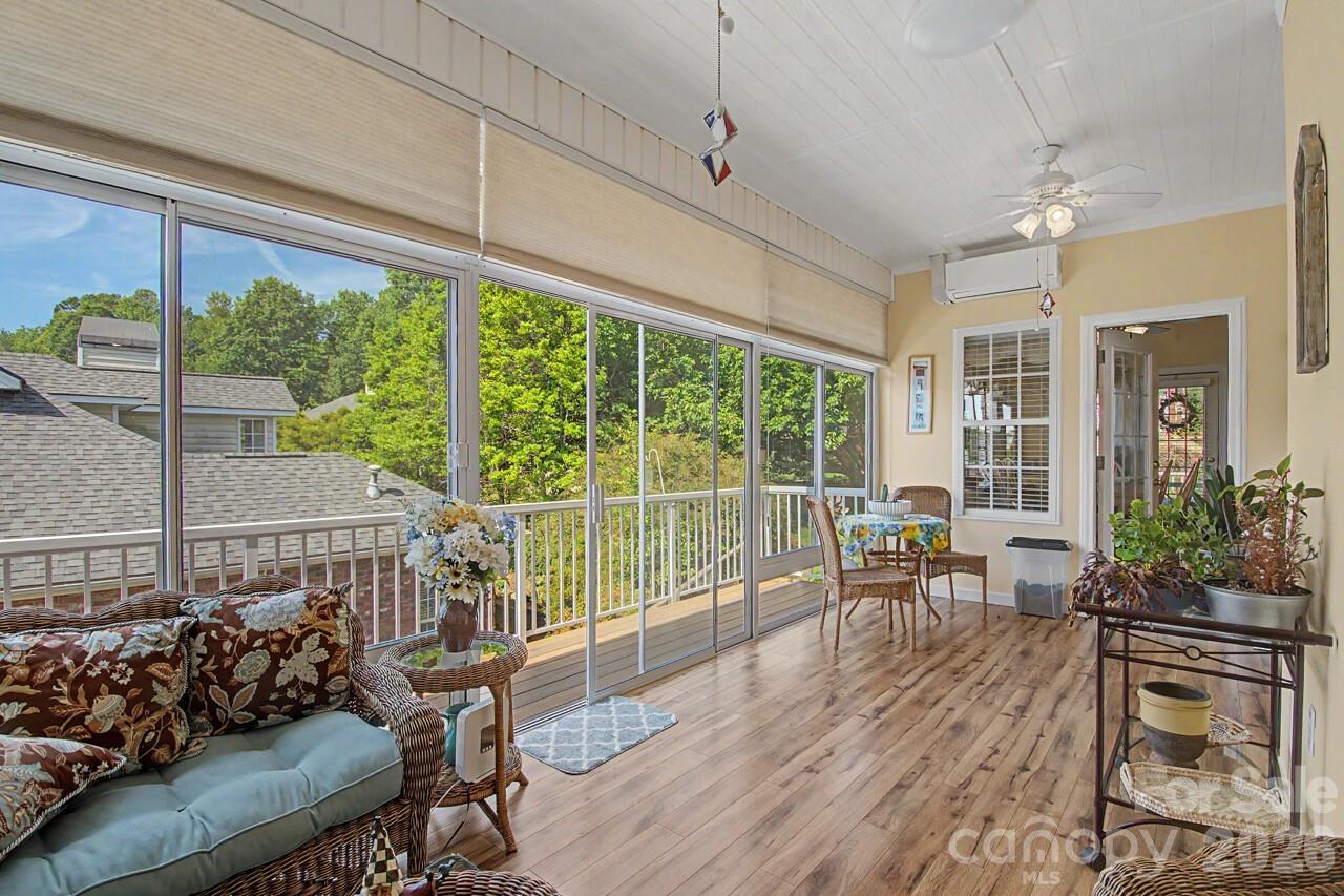 606 Carriage Commons Drive — Hendersonville