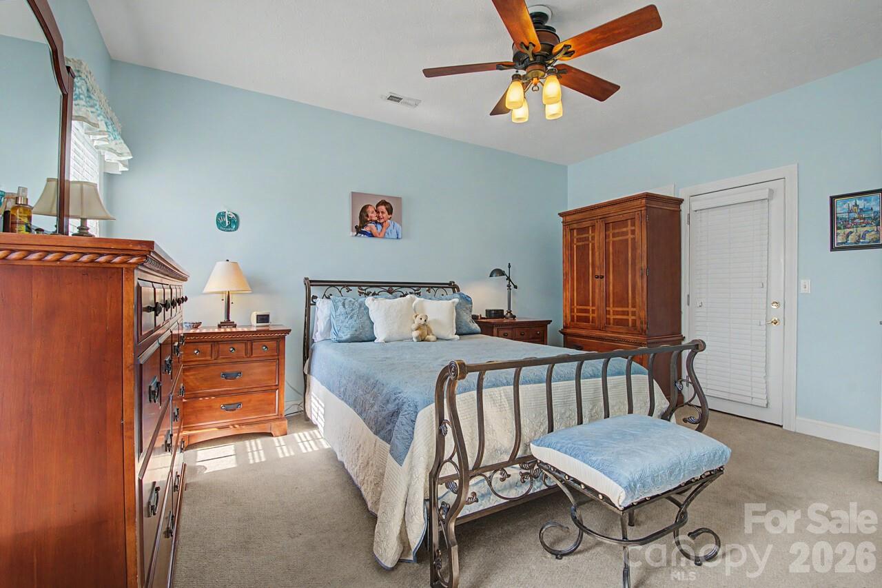 606 Carriage Commons Drive — Hendersonville