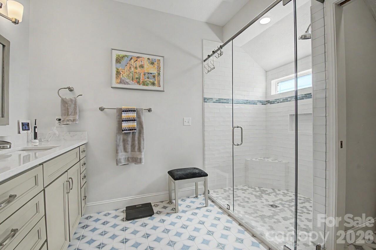 606 Carriage Commons Drive — Hendersonville