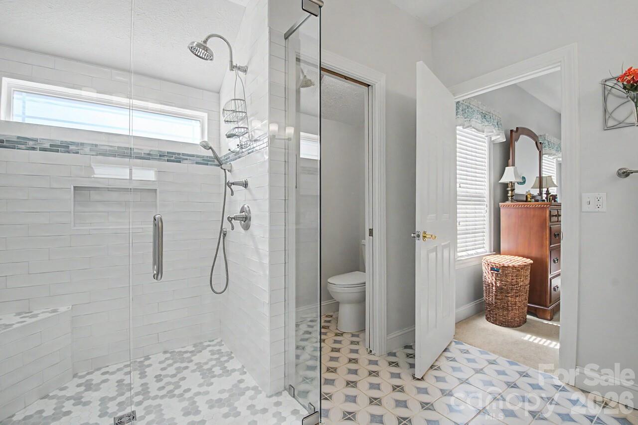 606 Carriage Commons Drive — Hendersonville
