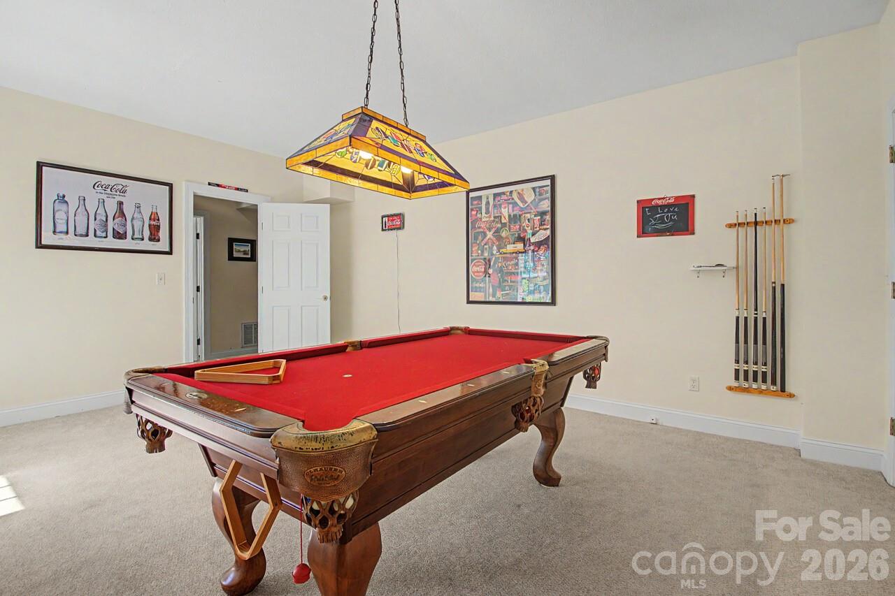 606 Carriage Commons Drive — Hendersonville