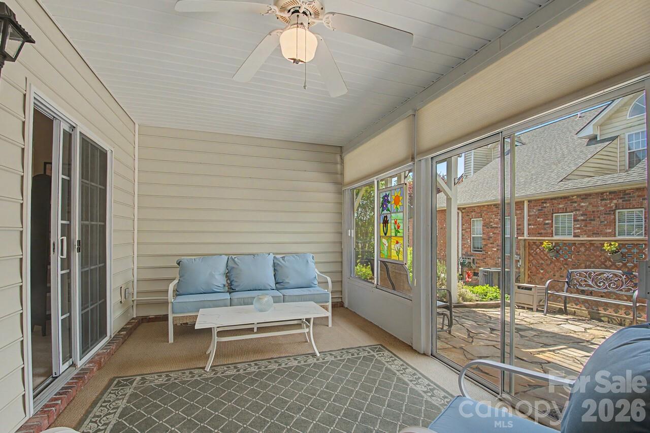 606 Carriage Commons Drive — Hendersonville