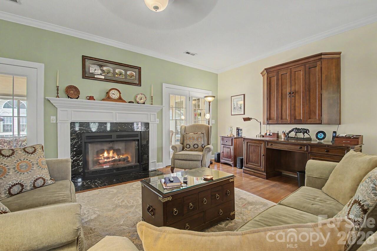 606 Carriage Commons Drive — Hendersonville