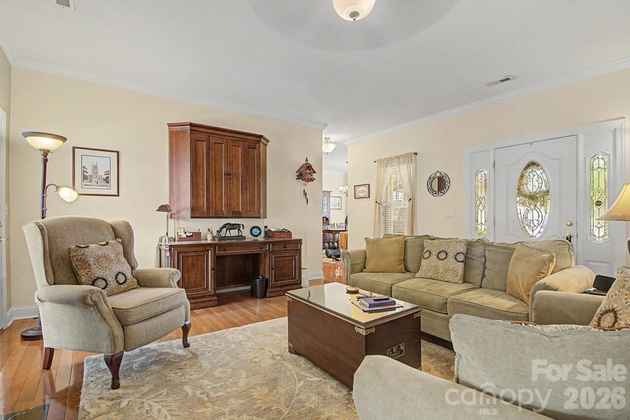 606 Carriage Commons Drive — Hendersonville
