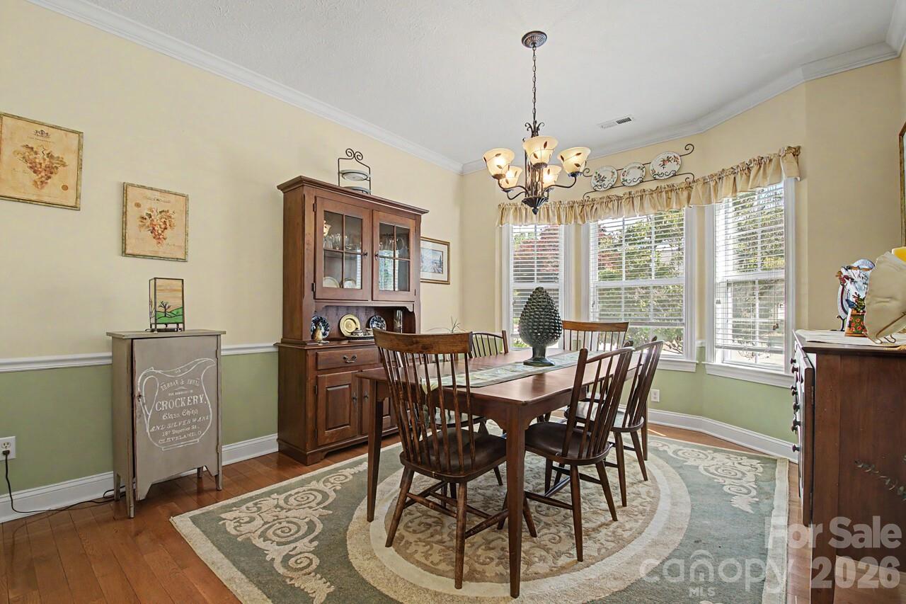 606 Carriage Commons Drive — Hendersonville