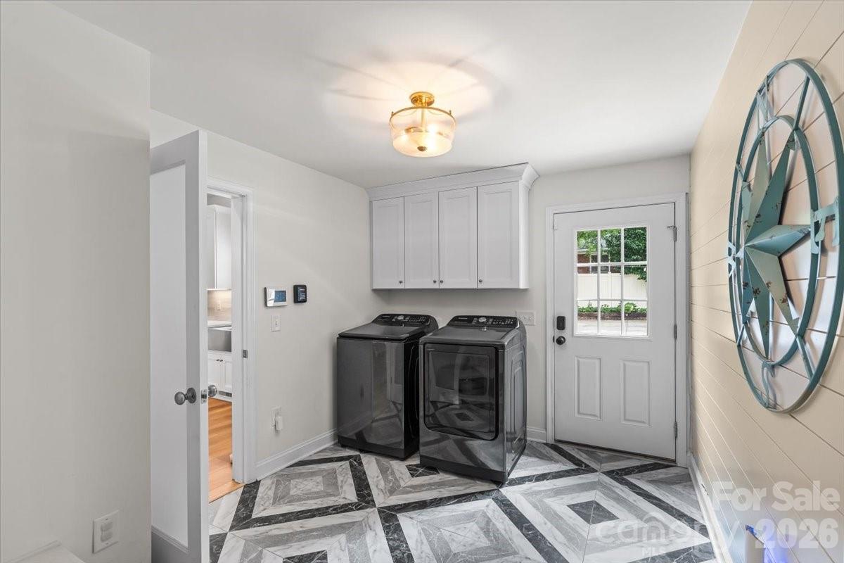 298 Kerr Street NW — Concord