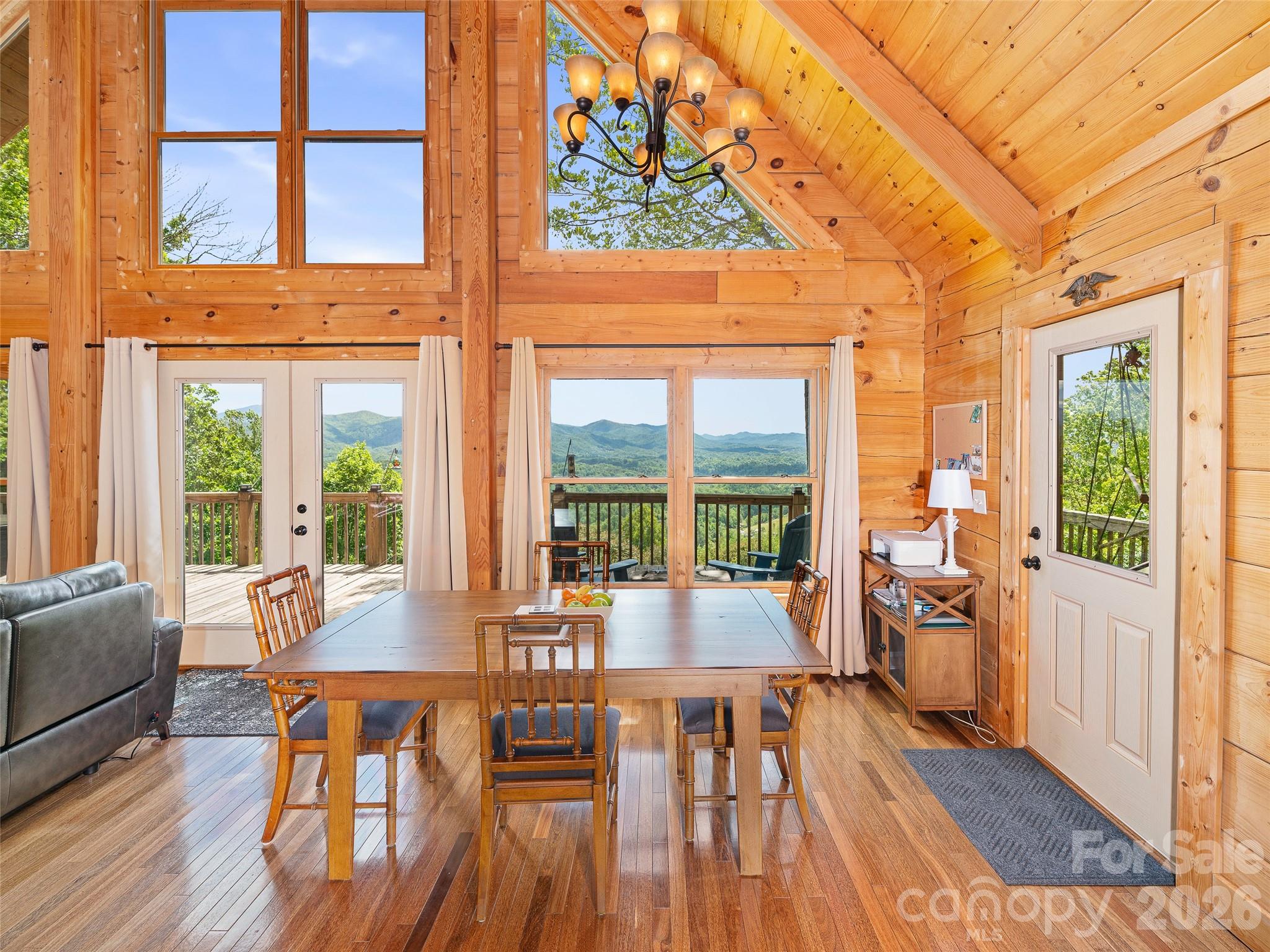 483 Birdie Lane — Bakersville