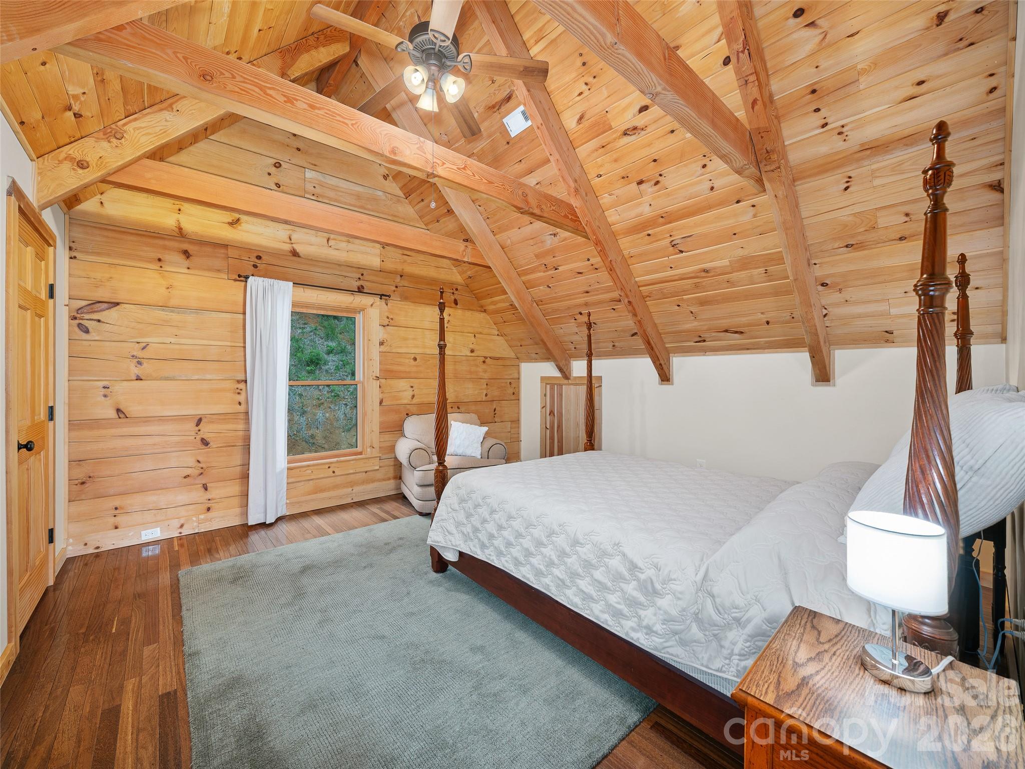 483 Birdie Lane — Bakersville