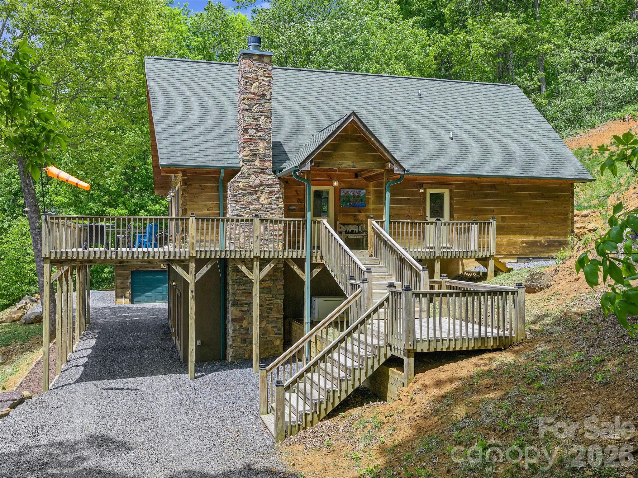 483 Birdie Lane — Bakersville