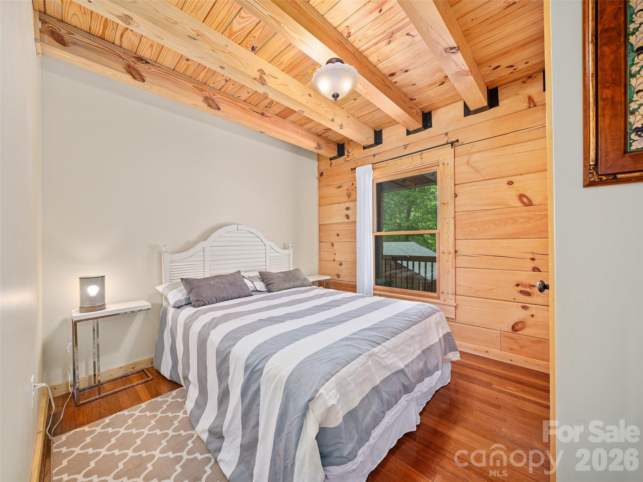483 Birdie Lane — Bakersville