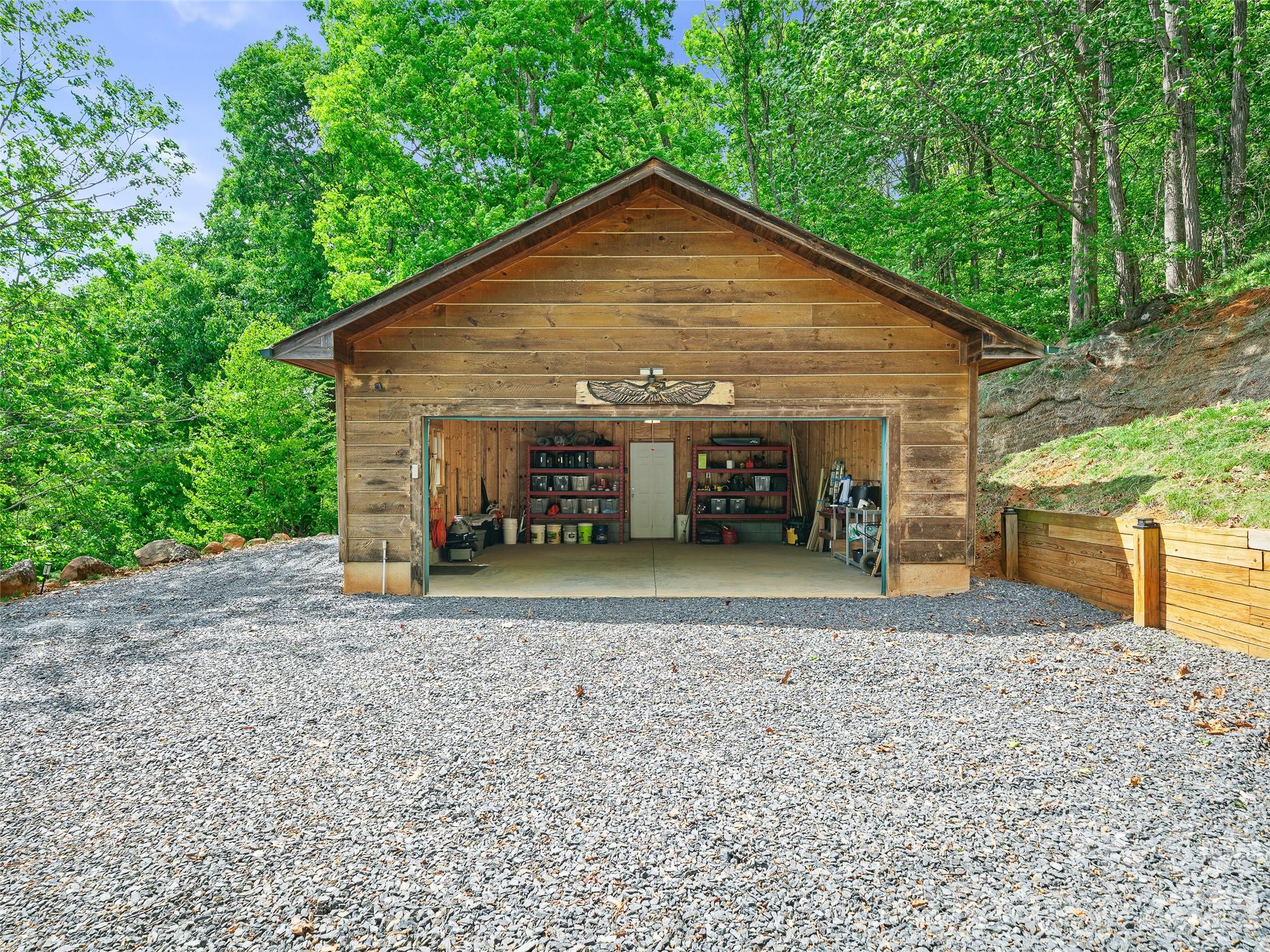 483 Birdie Lane — Bakersville